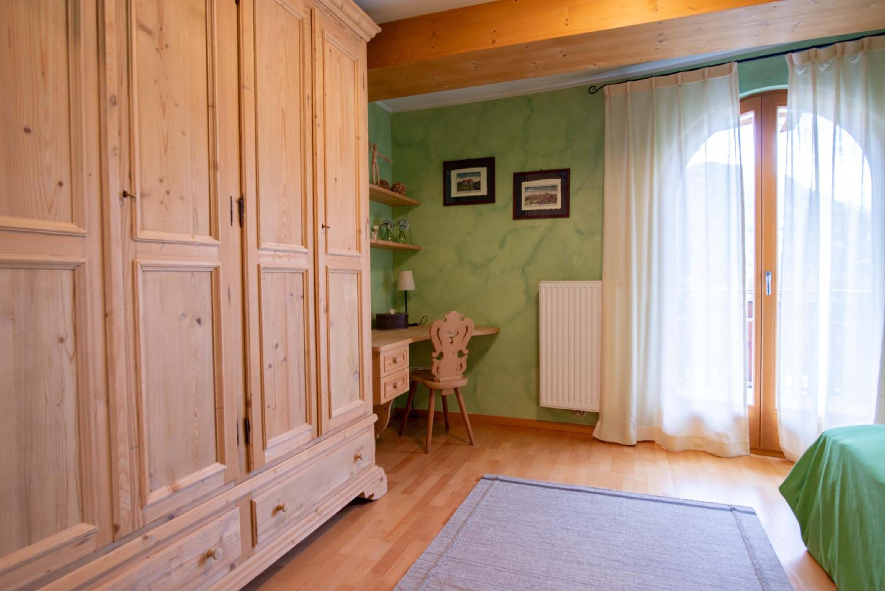 Photo 33