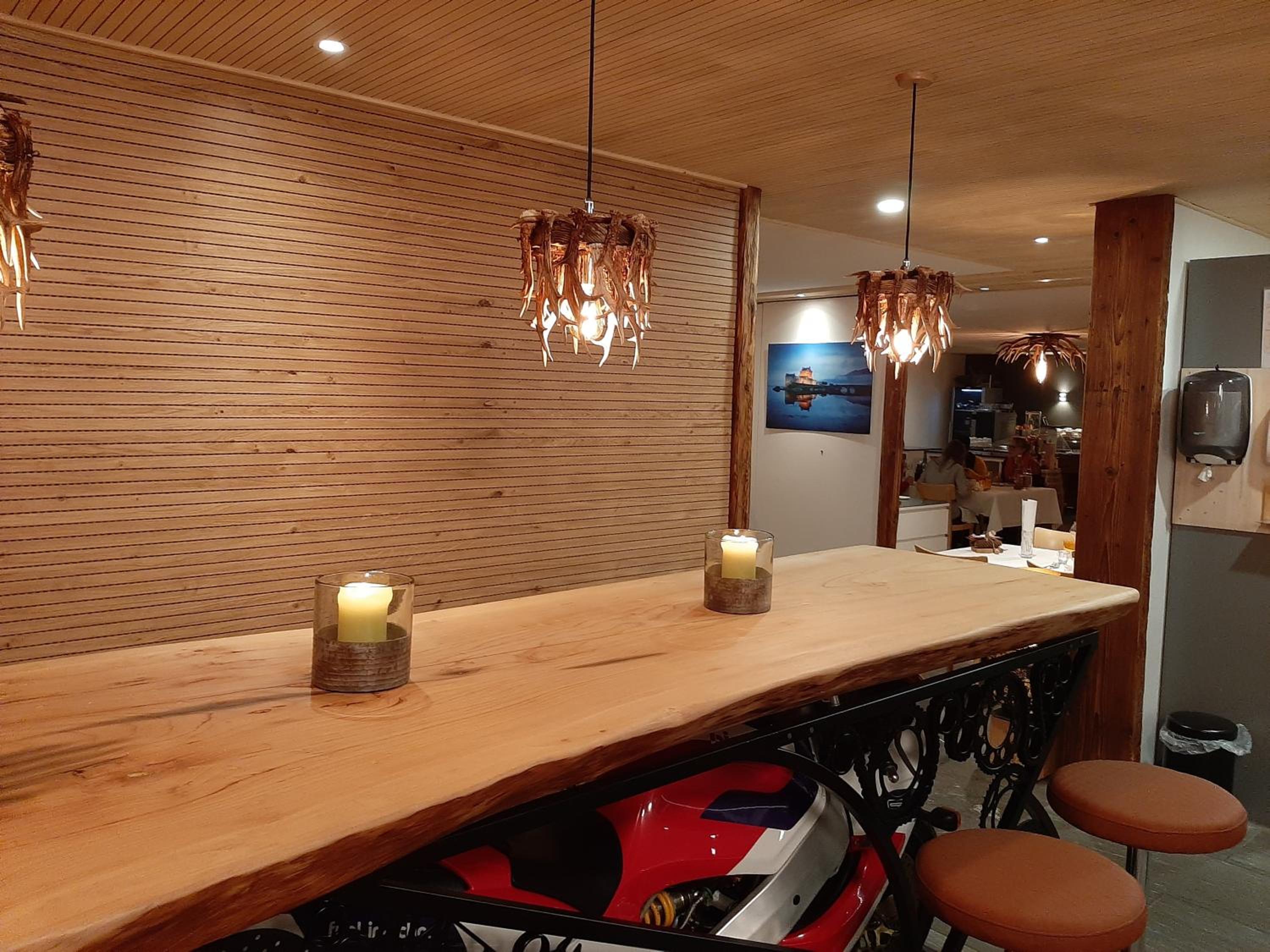 bar
