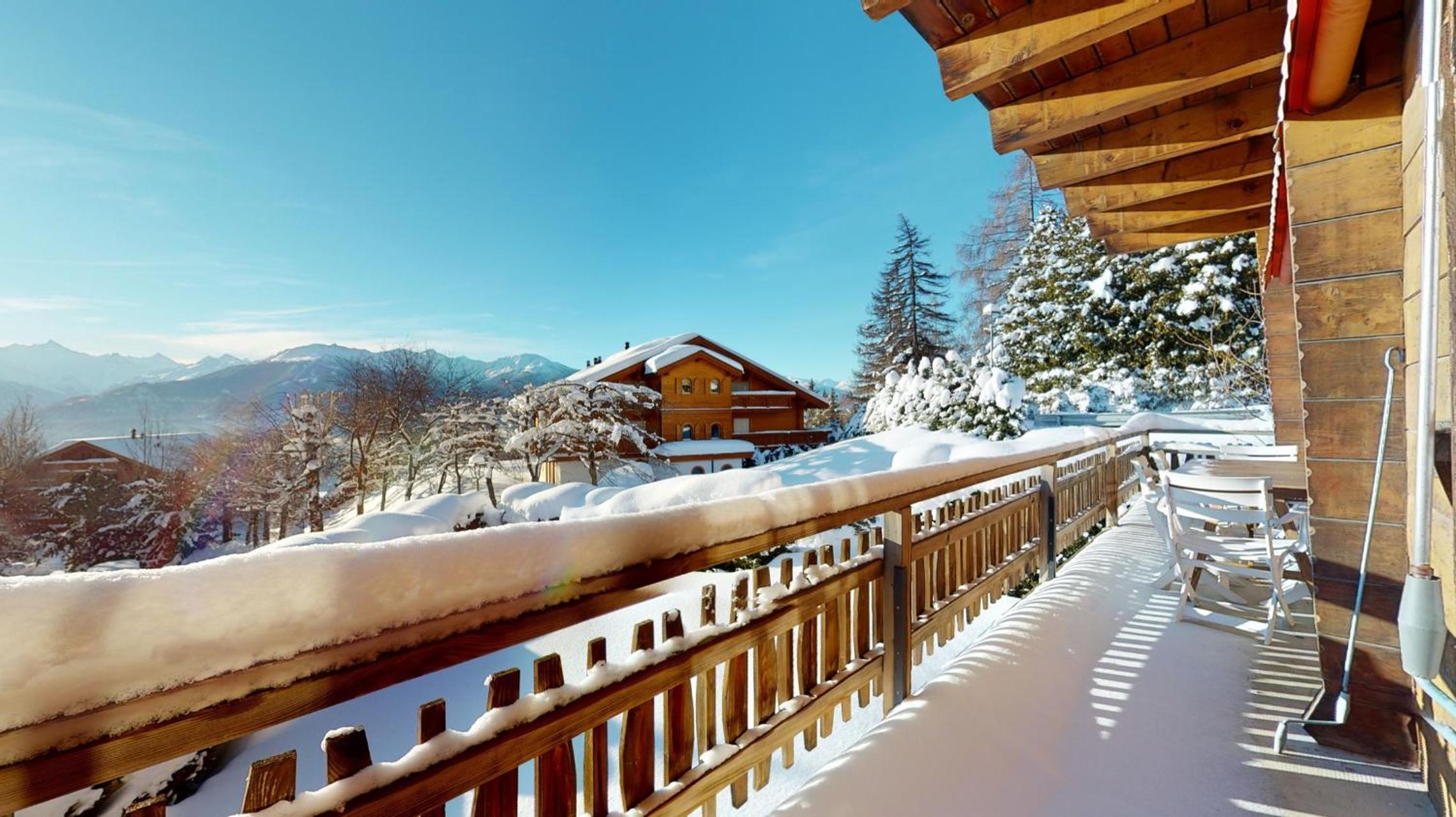 Apartment at the bottom of the slopes in Crans-Montana, cosy atmosphere view 2