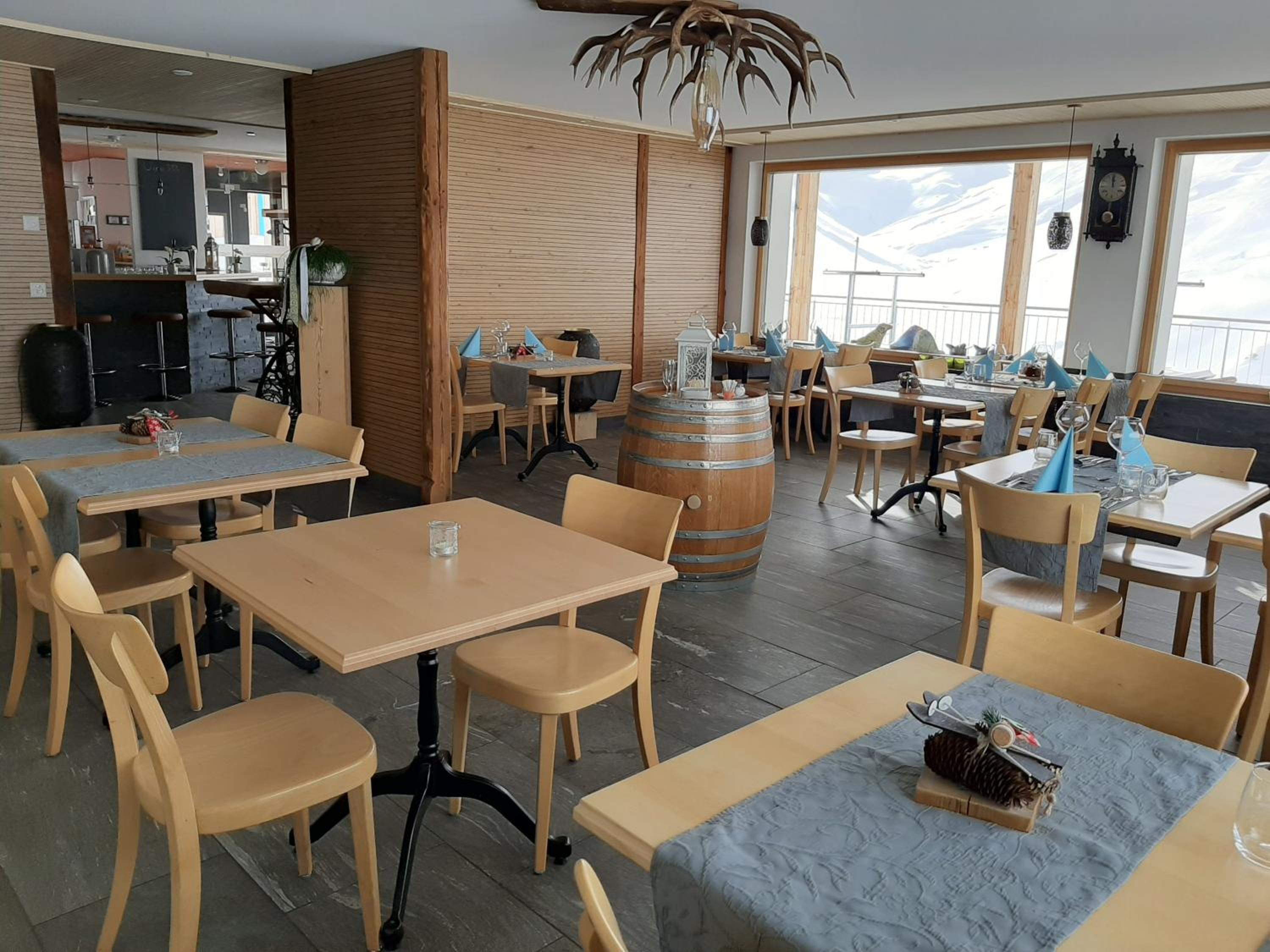 restaurant