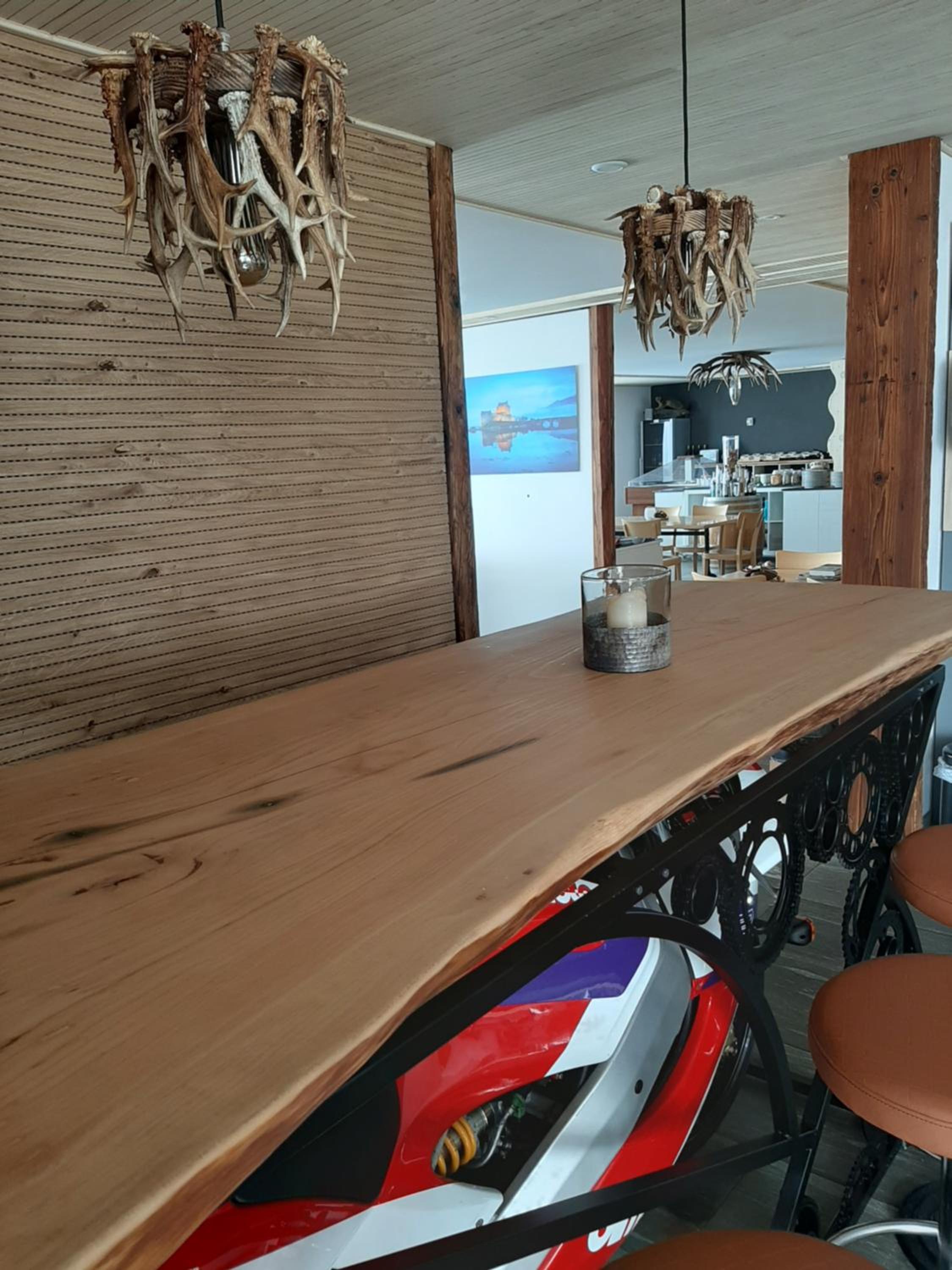 bar