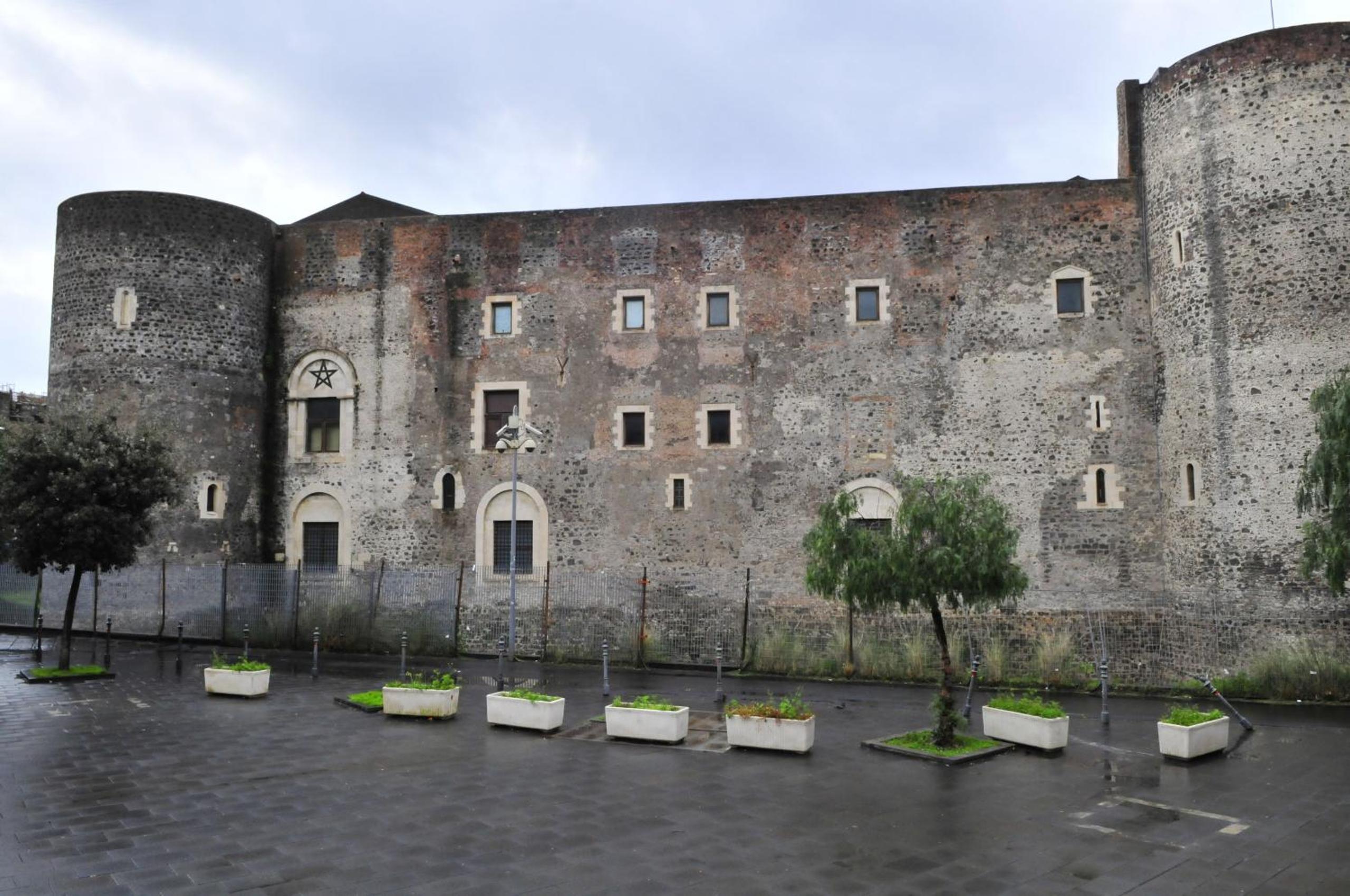 Terrazza sul Castello Ursino by Wonderful Italy view 2