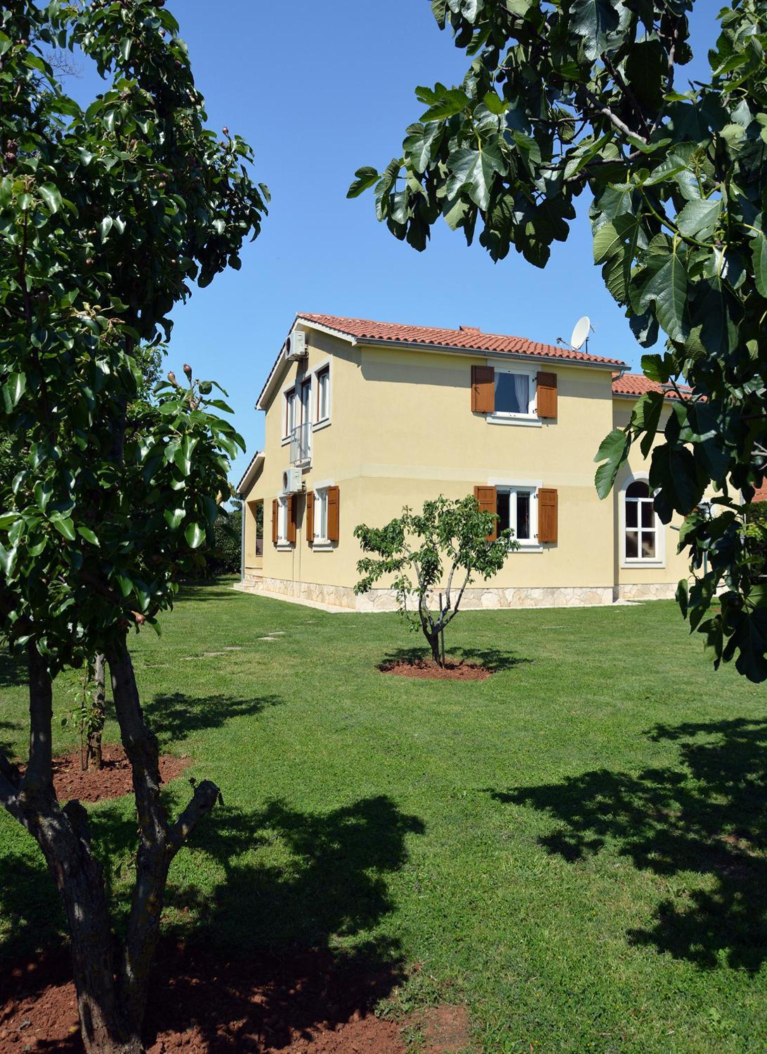 Villa Gardena with private pool view 4