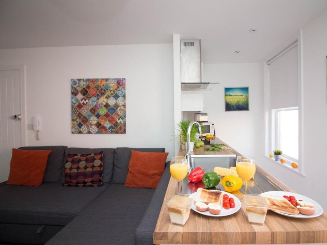 Beddoe Apartments view 3