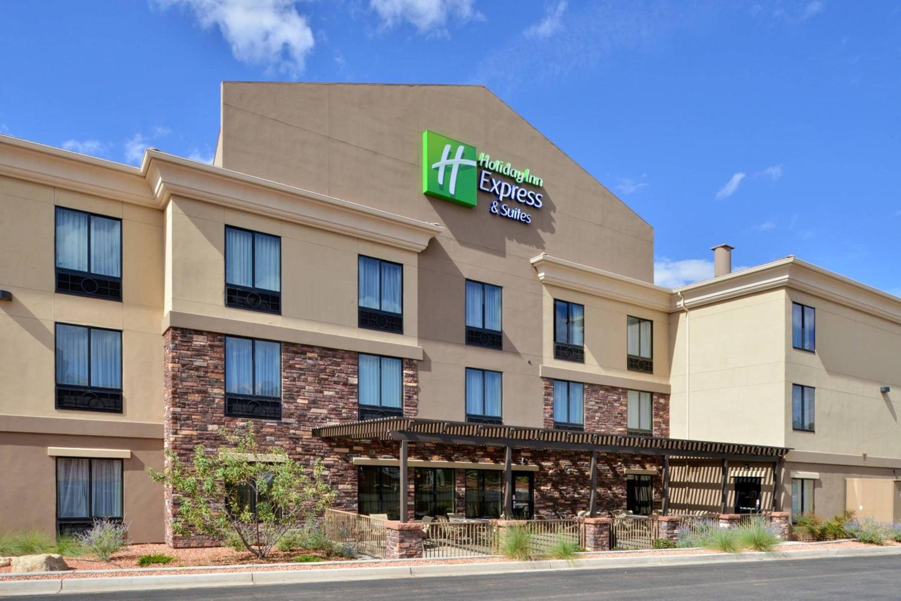 Hotel Holiday Inn Express & Suites Page - Lake Powell Area, an IHG Hotel - Image 1