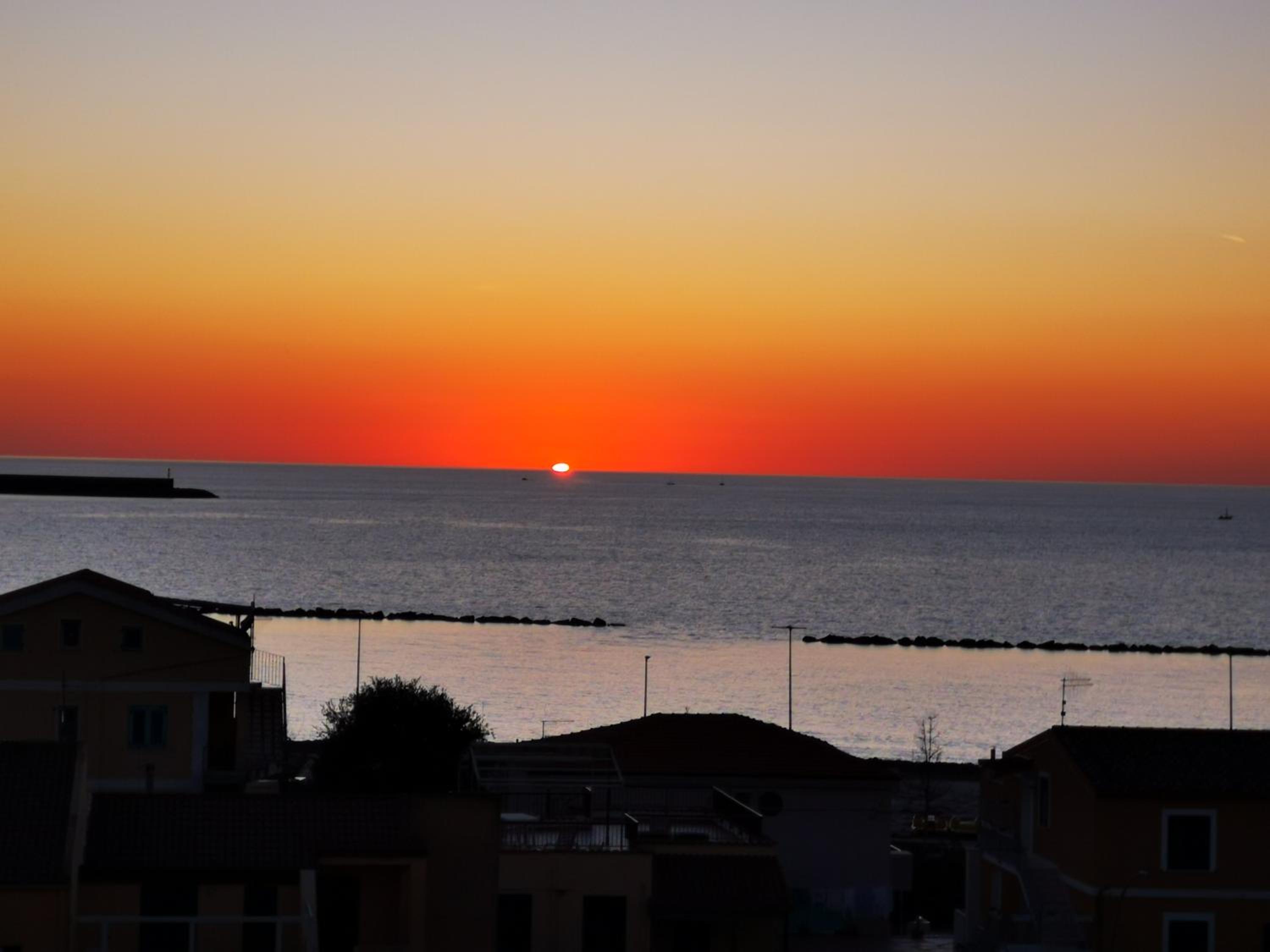 Romantic total sea view view 4