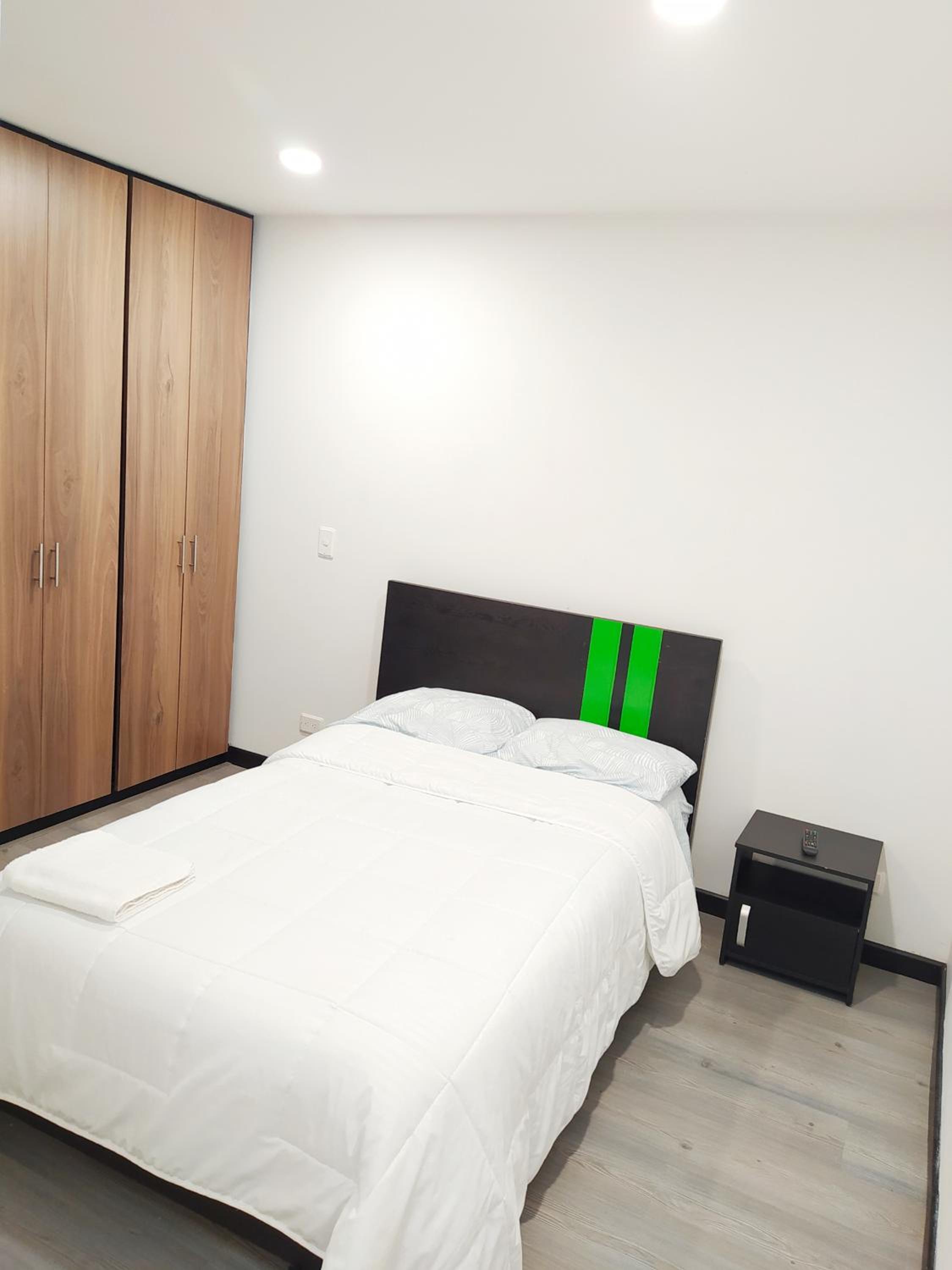 3 Apartamento completo Cedritos Minimalista view 3