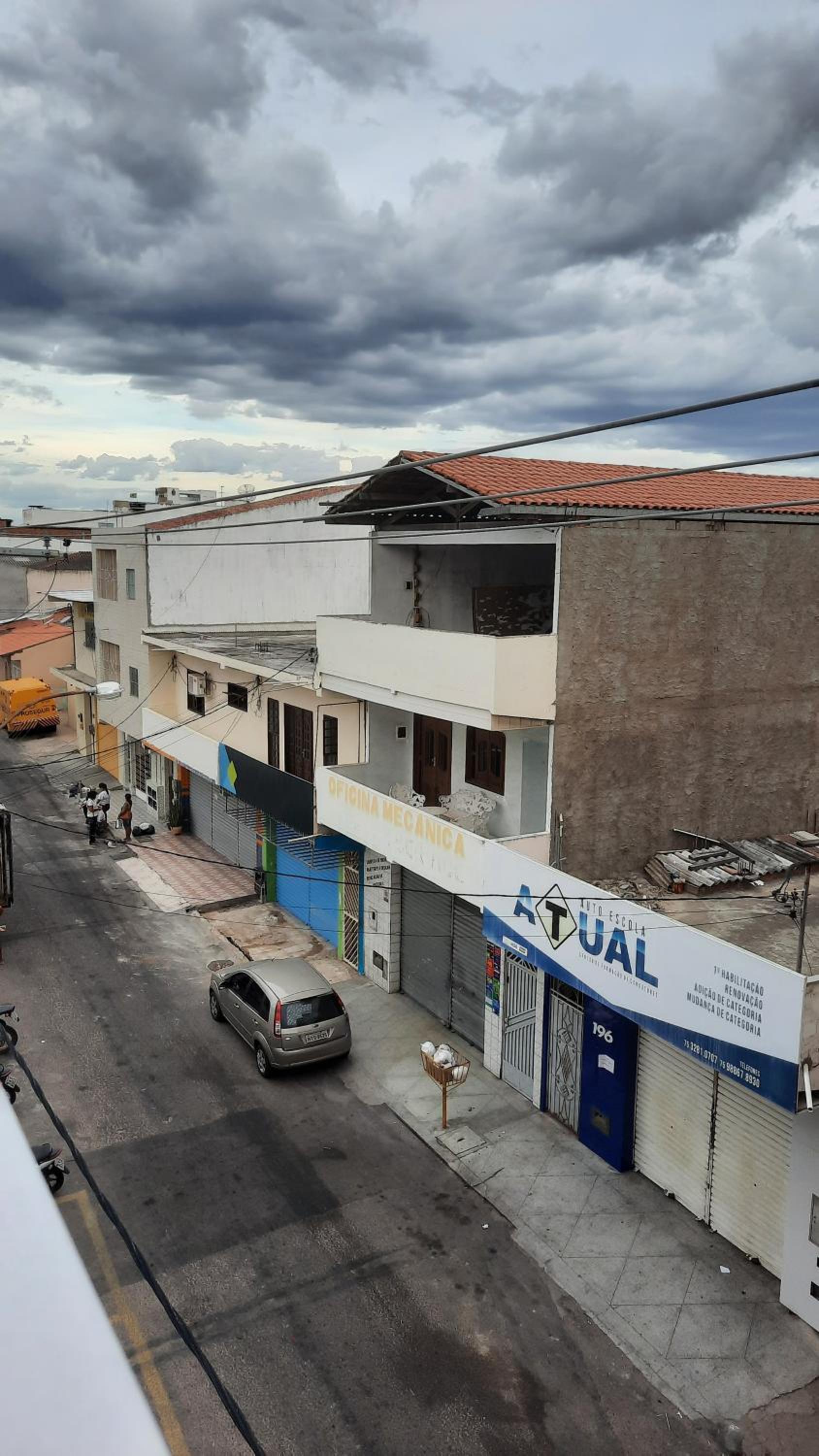Apartamento mobiliado com varanda no centro de paulo afonso