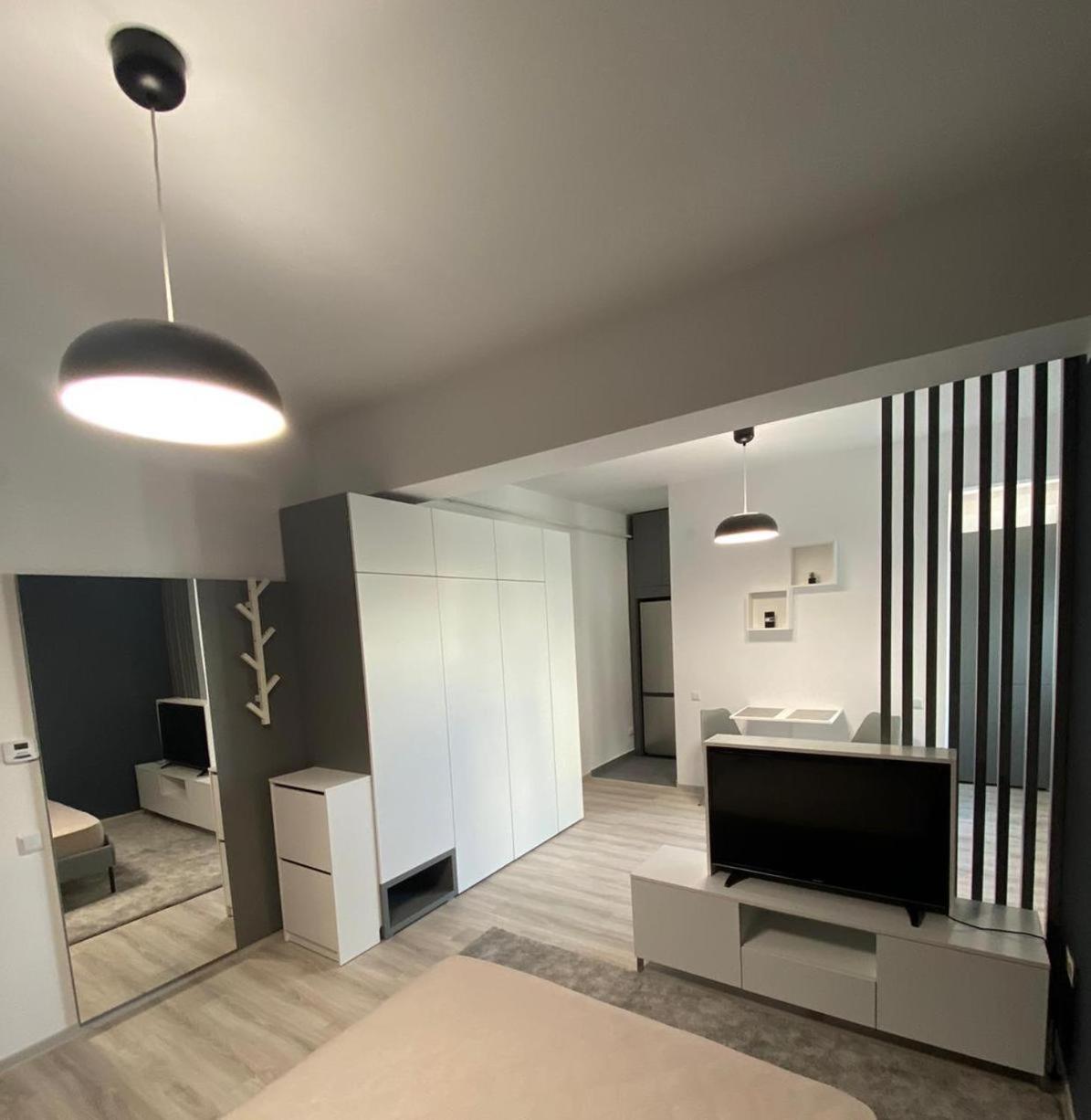 The Chic Minimalist - apartment view 3