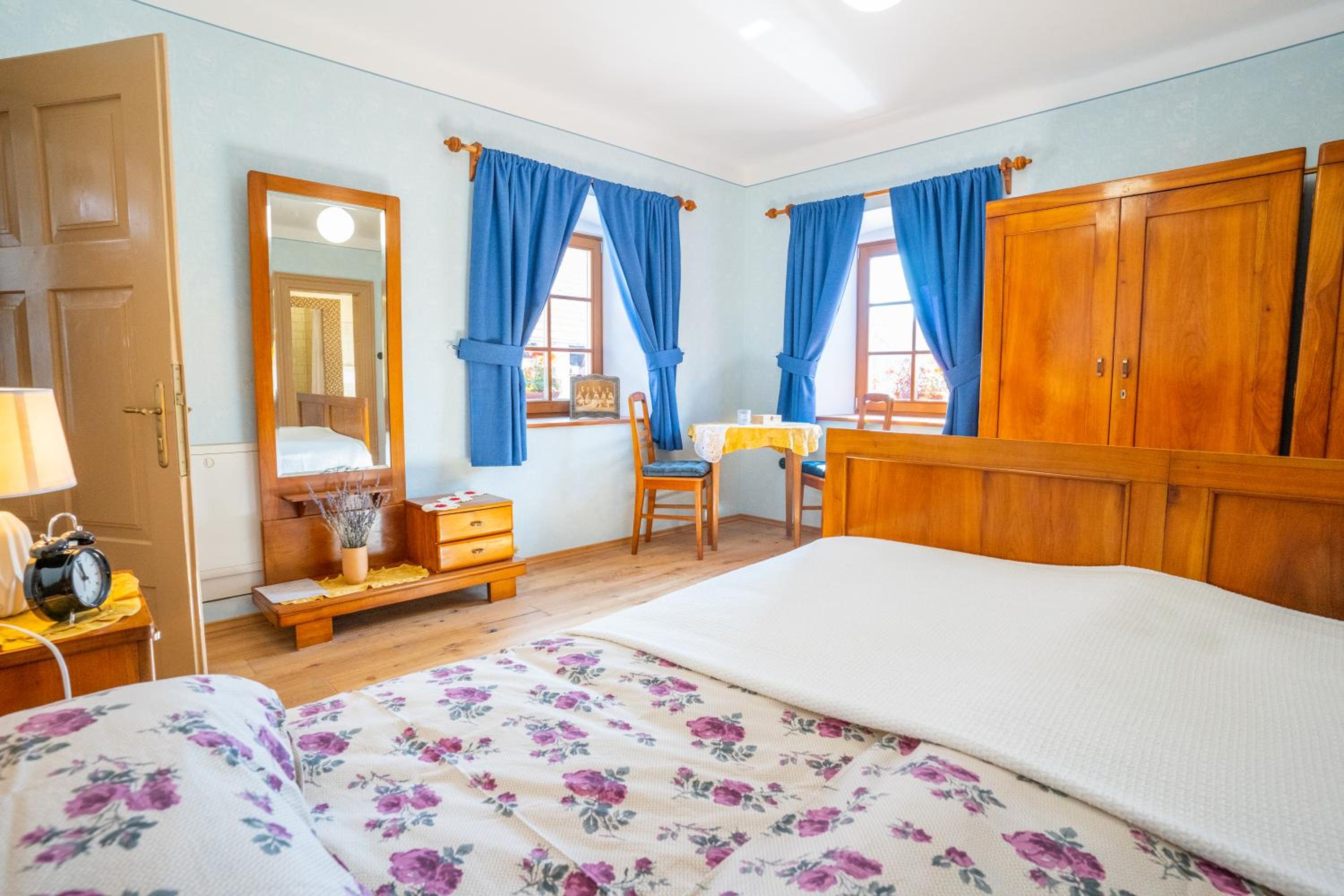 Notranjska hiša - traditional country house, close to the world attraction Cerknica lake view 3