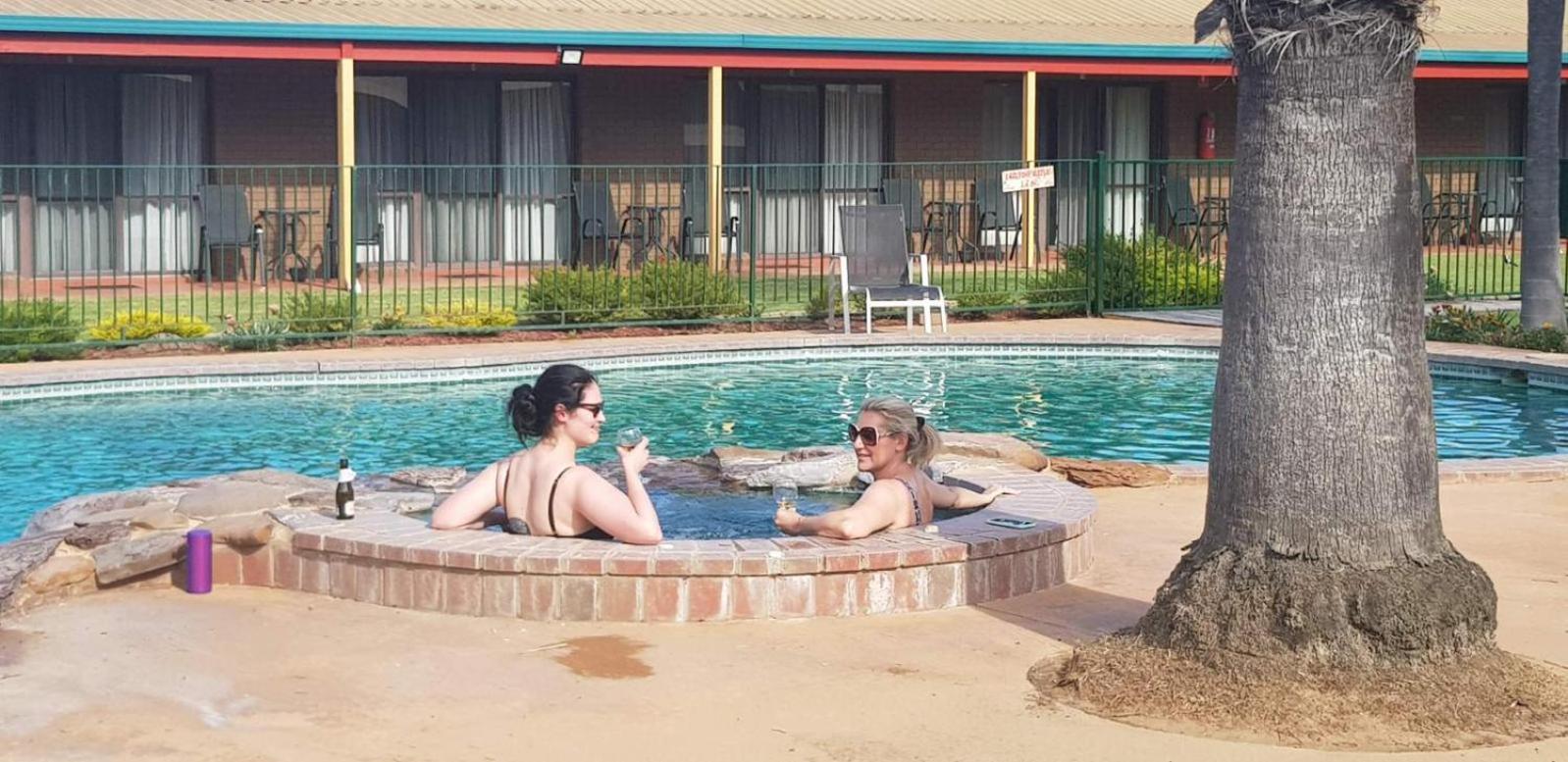 Barooga Country Inn Motel