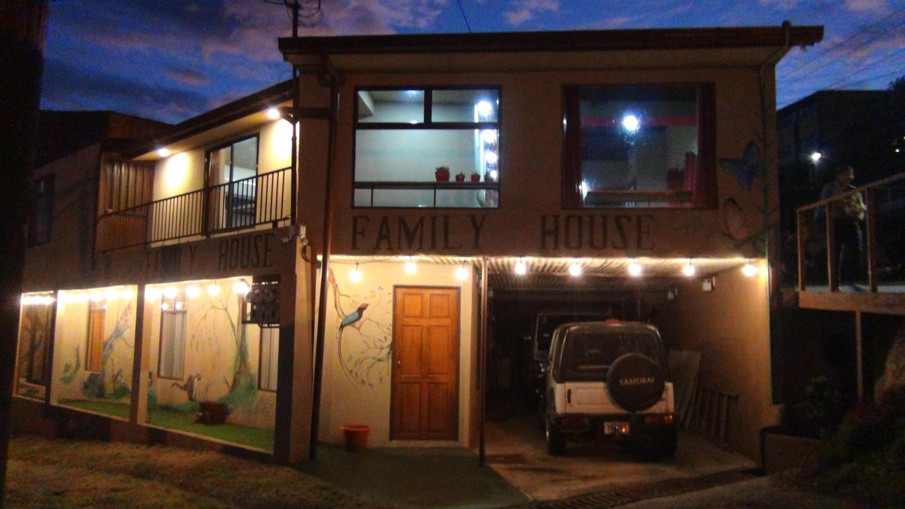 Monteverde Family House