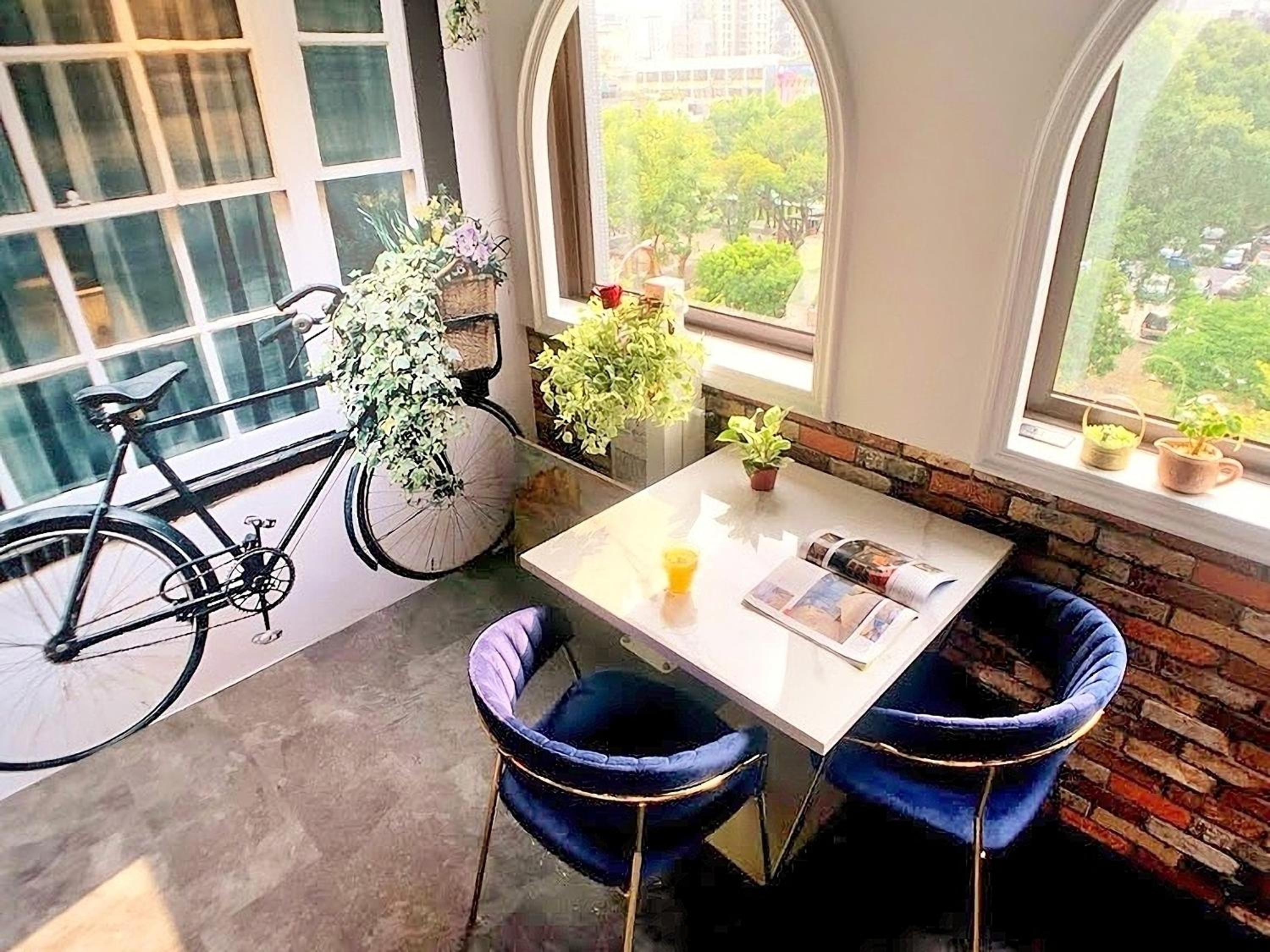 Hotel Journey Town Inn - Image 1