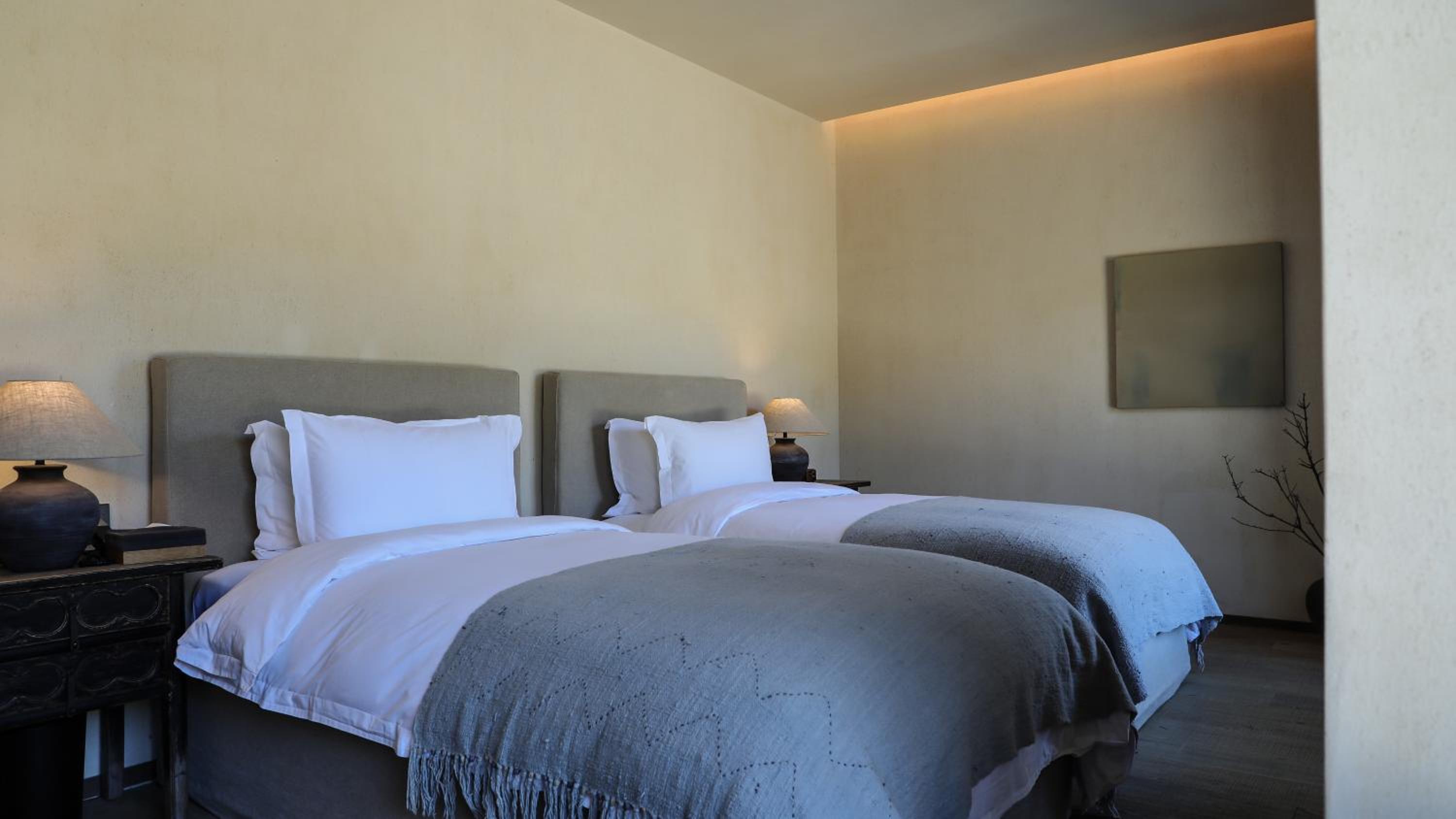 Sunyata Hotel. Deqin Meili