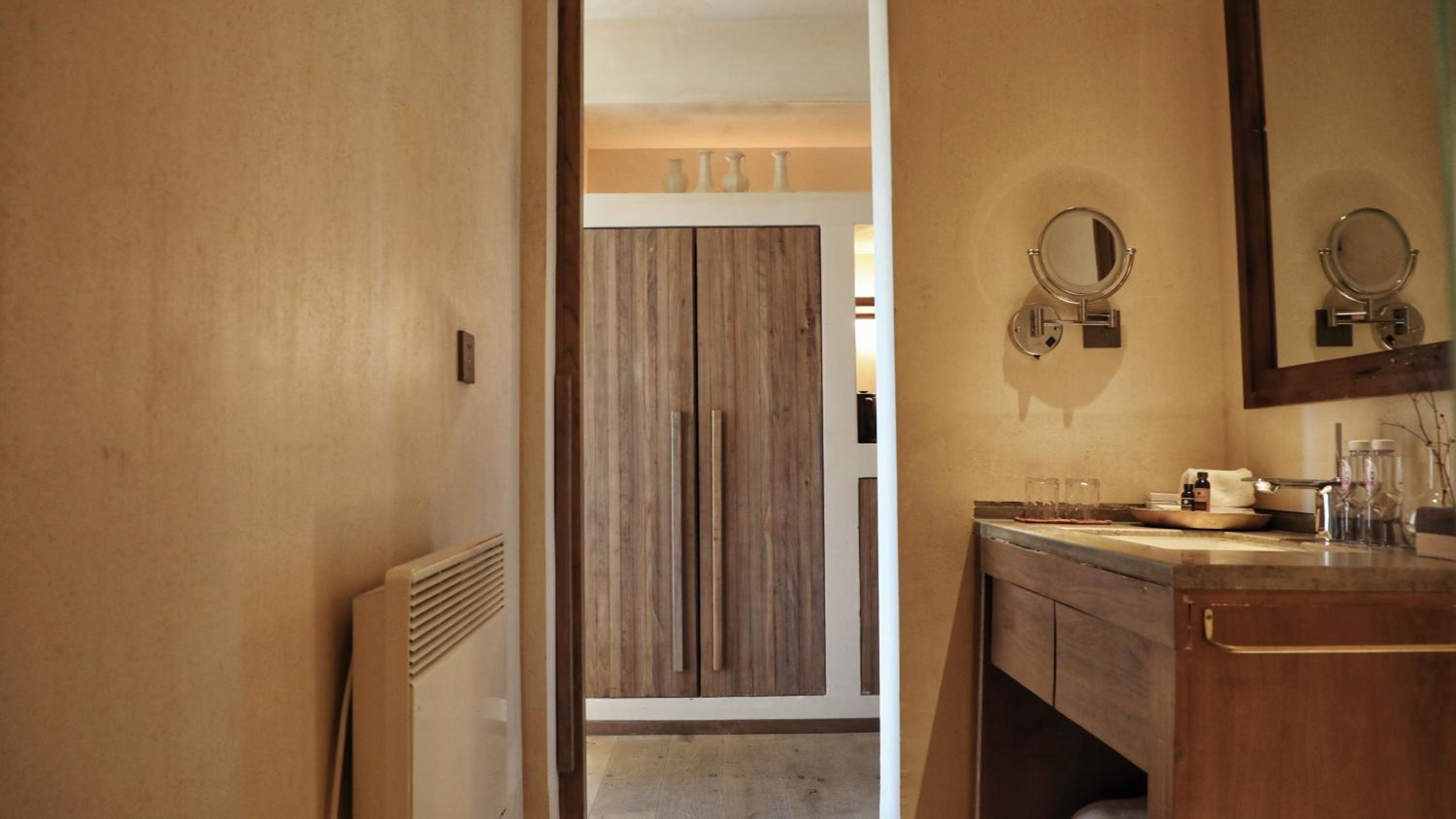 Sunyata Hotel. Deqin Meili