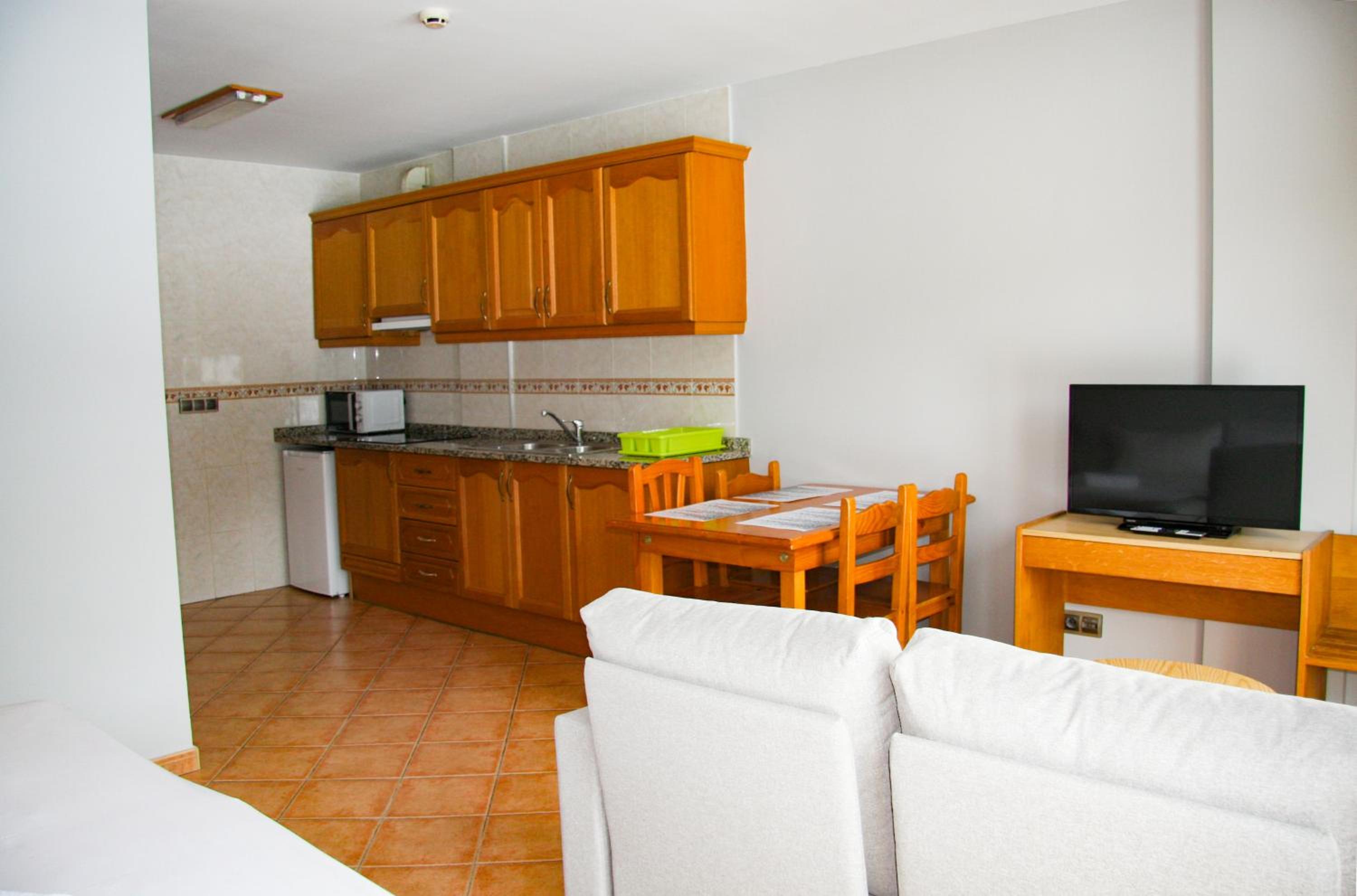 APARTAMENTS COLELLS
