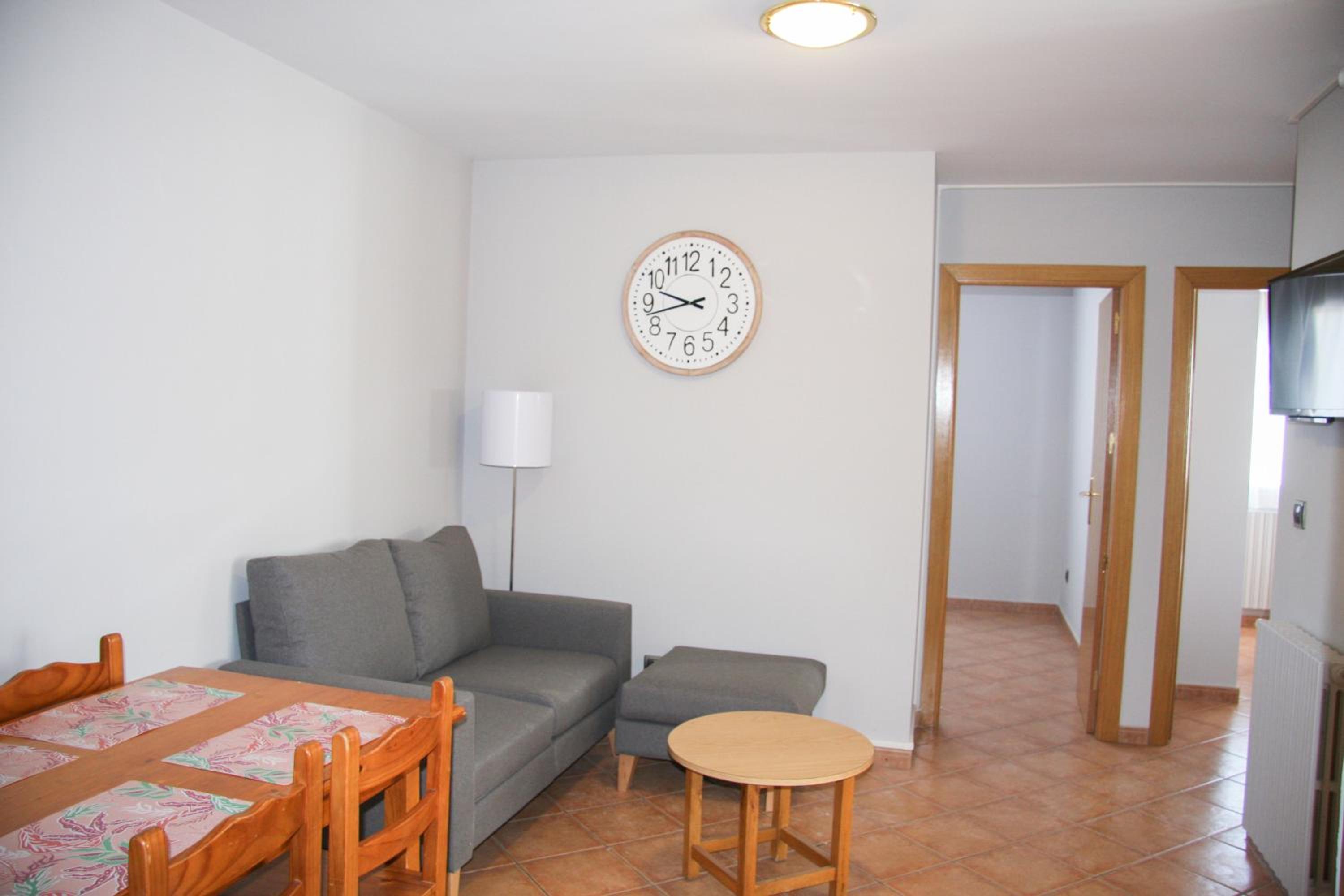 APARTAMENTS COLELLS
