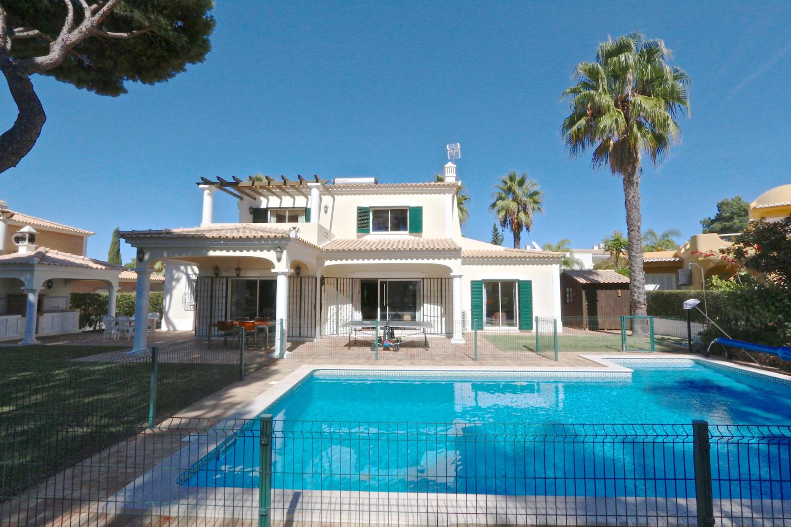 Villa Estrelicia 106 - Clever Details with "heated" pool view 2