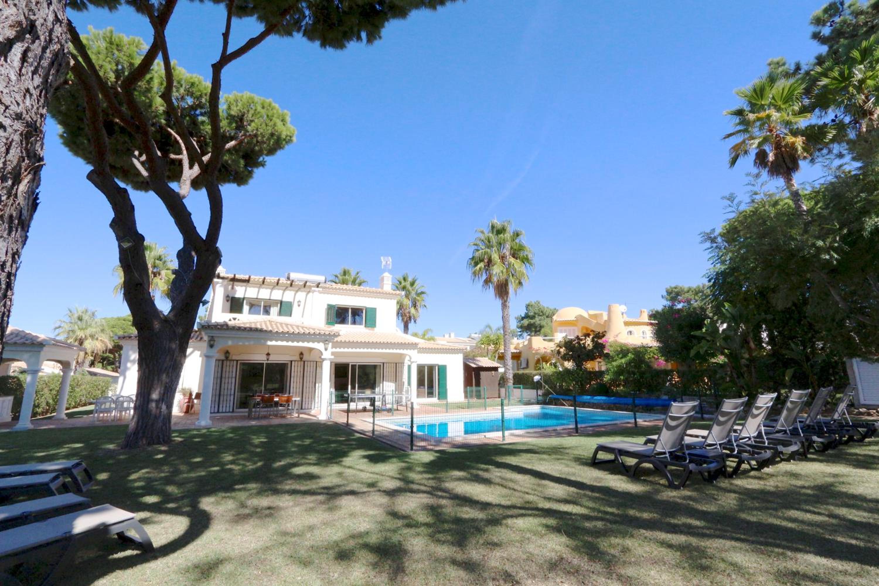 Villa Estrelicia 106 - Clever Details with "heated" pool view 3