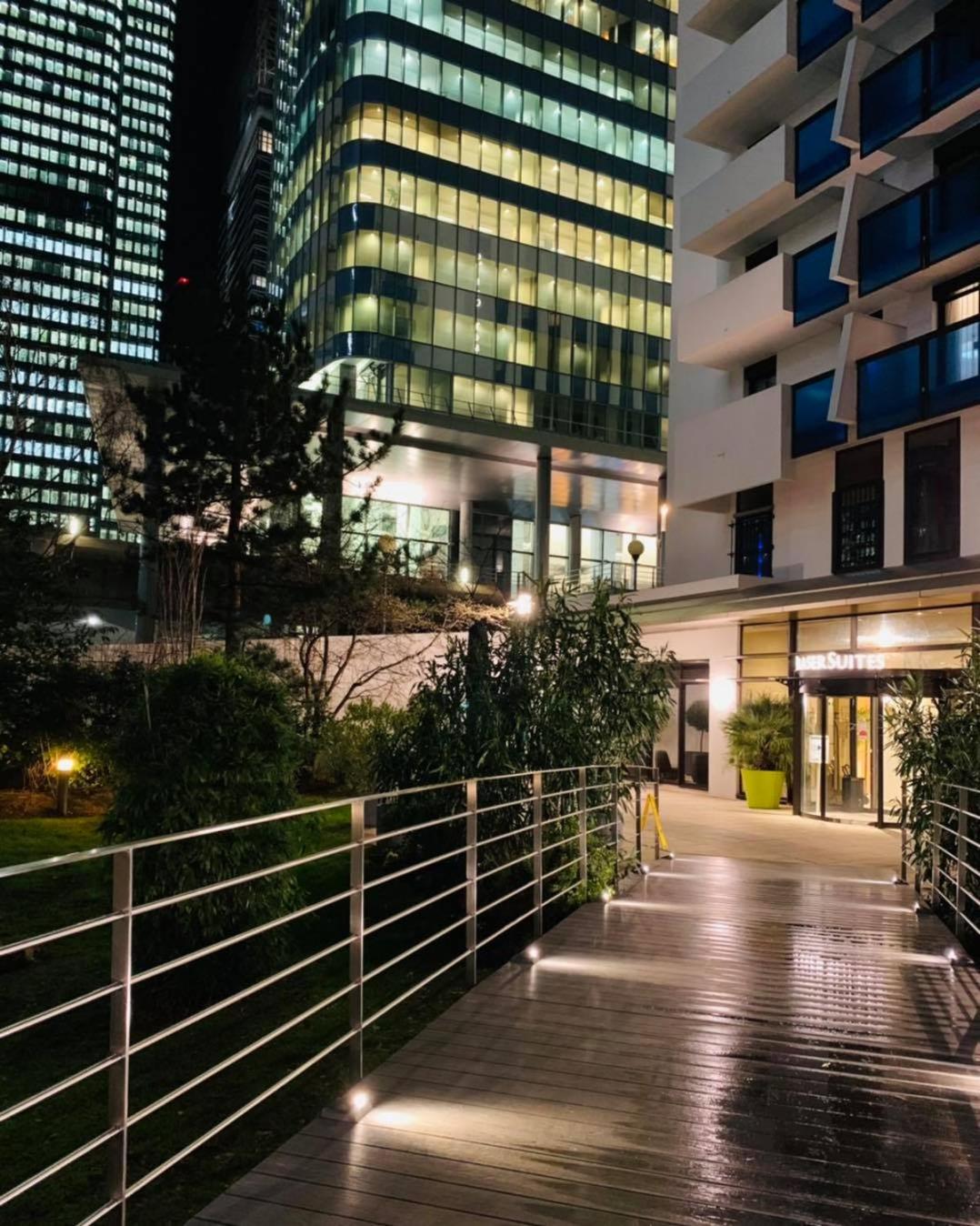 Courbevoie Vacations - Fraser Suites Paris La Defense - Property Image 1