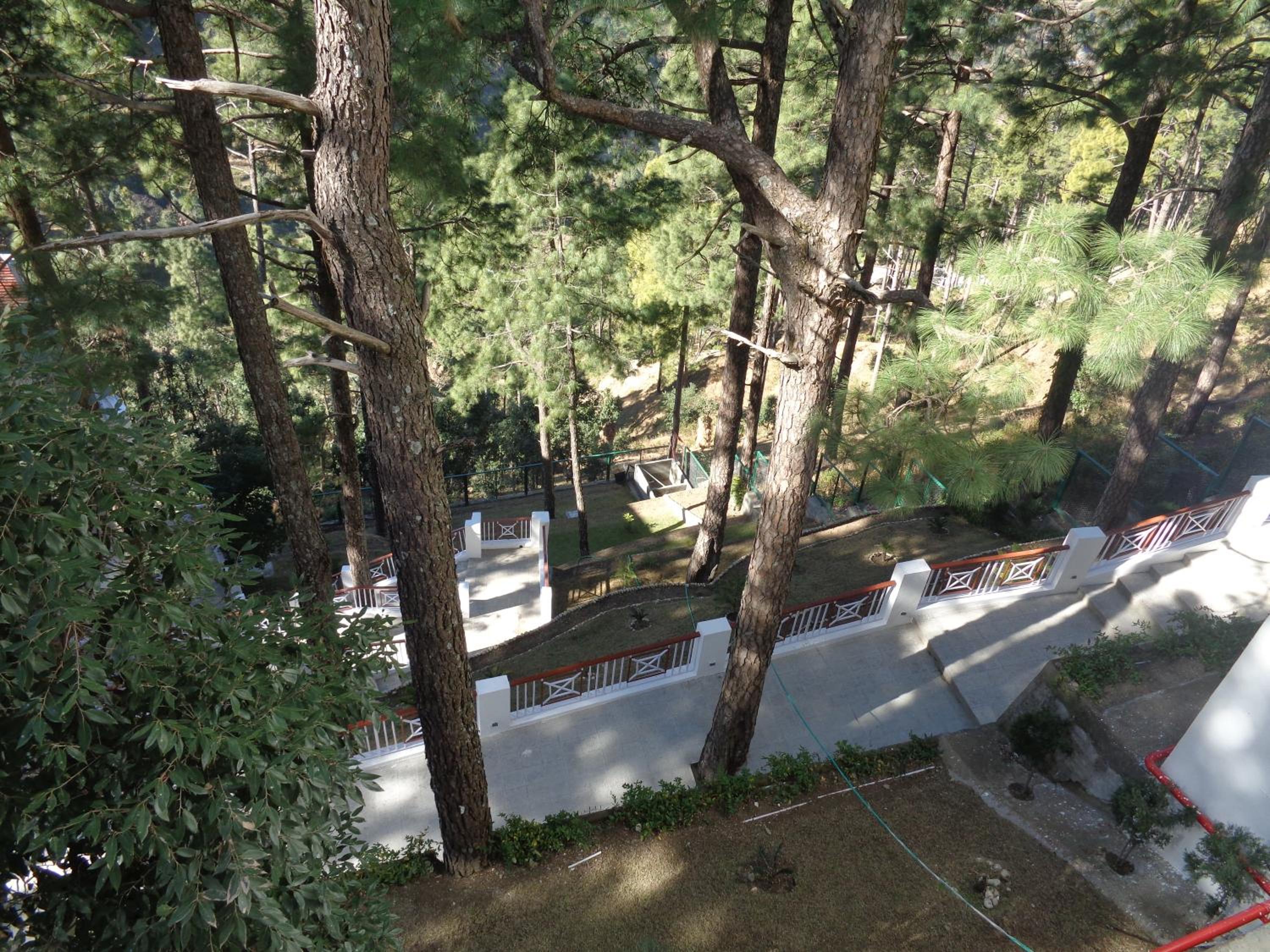 Himalayan Splendour Resort
