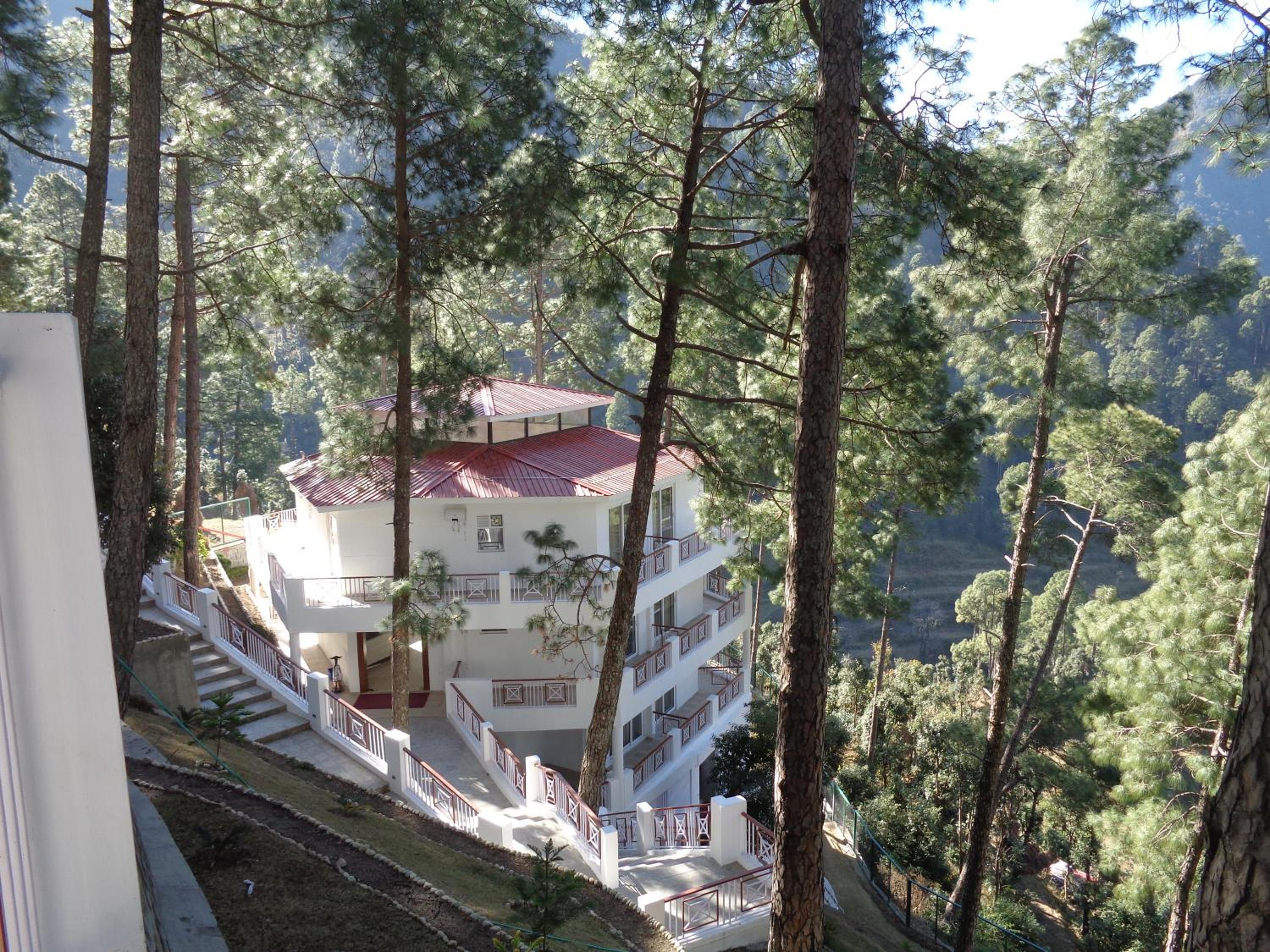 Himalayan Splendour Resort