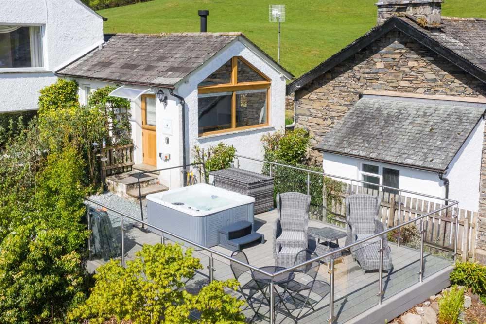 Fox Corner, Ambleside, romantic retreat for two, dog friendly, hot tub view 3