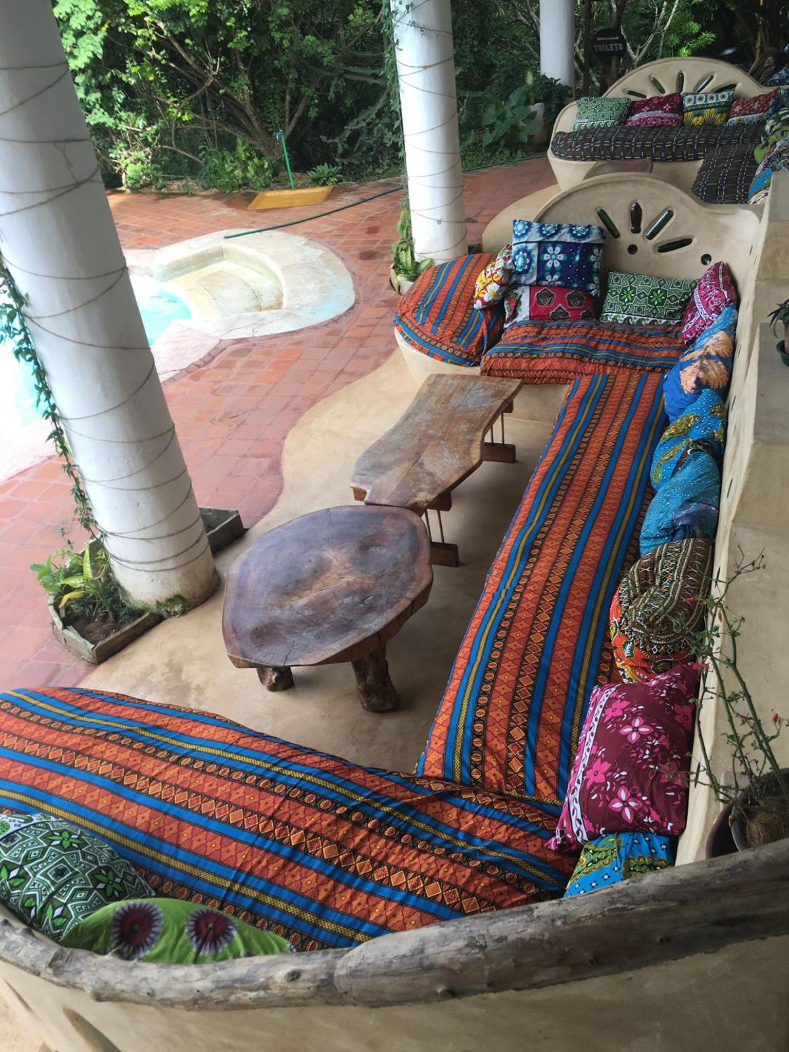 Distant Relatives Ecolodge & Backpackers