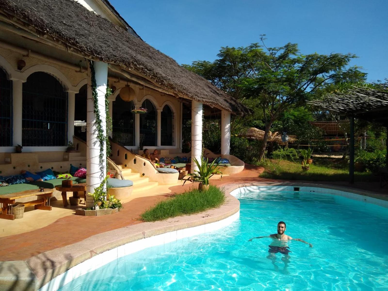 Distant Relatives Ecolodge & Backpackers