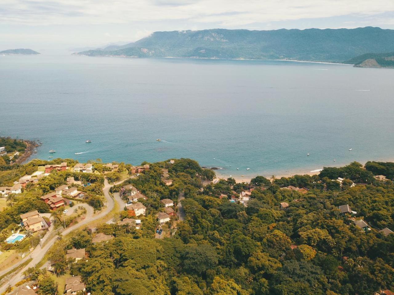 Bangalô com vista para o mar no condomínio Yacamim Ilhabela praia do Curral view 4