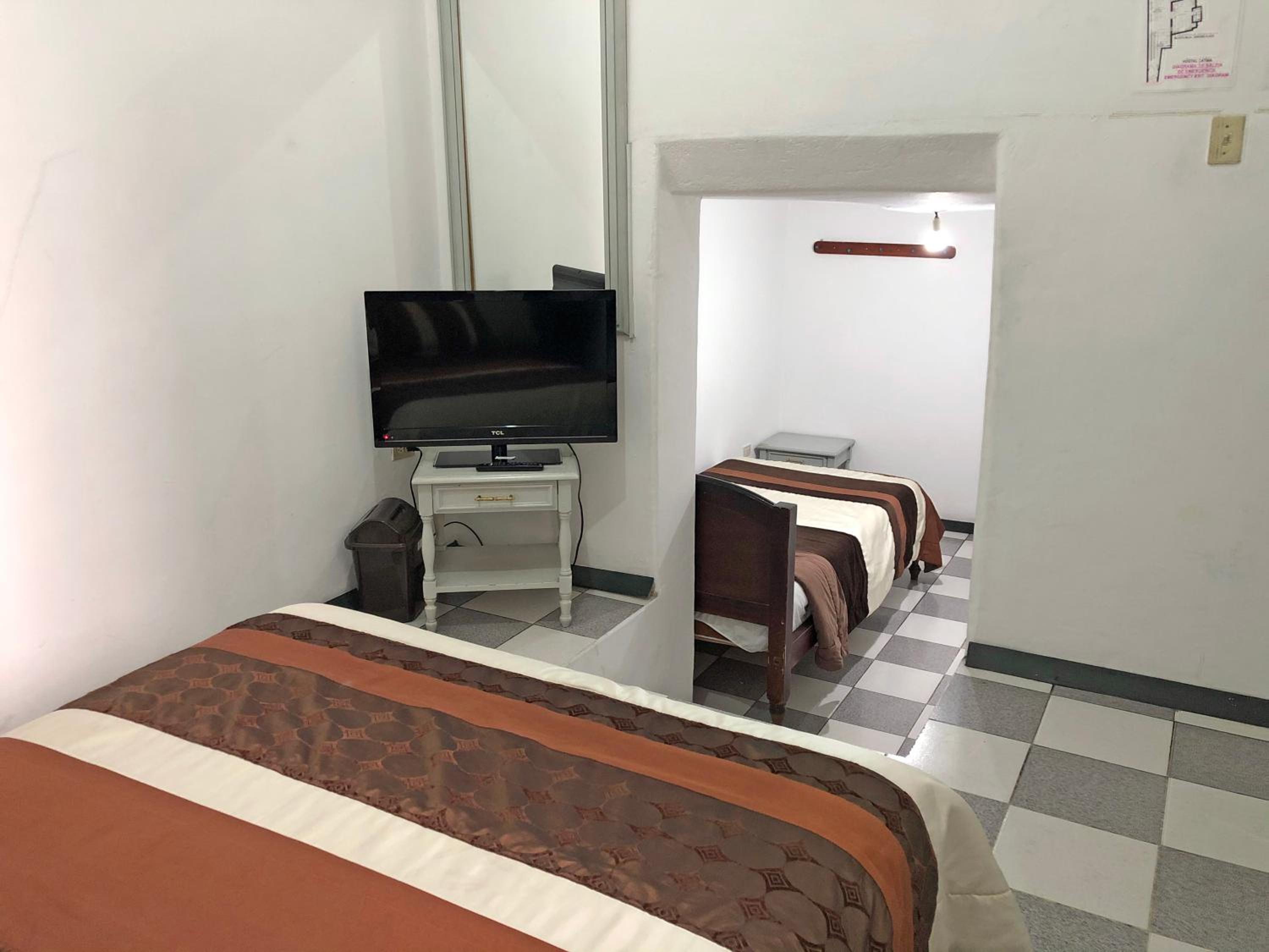 Hostal Latina
