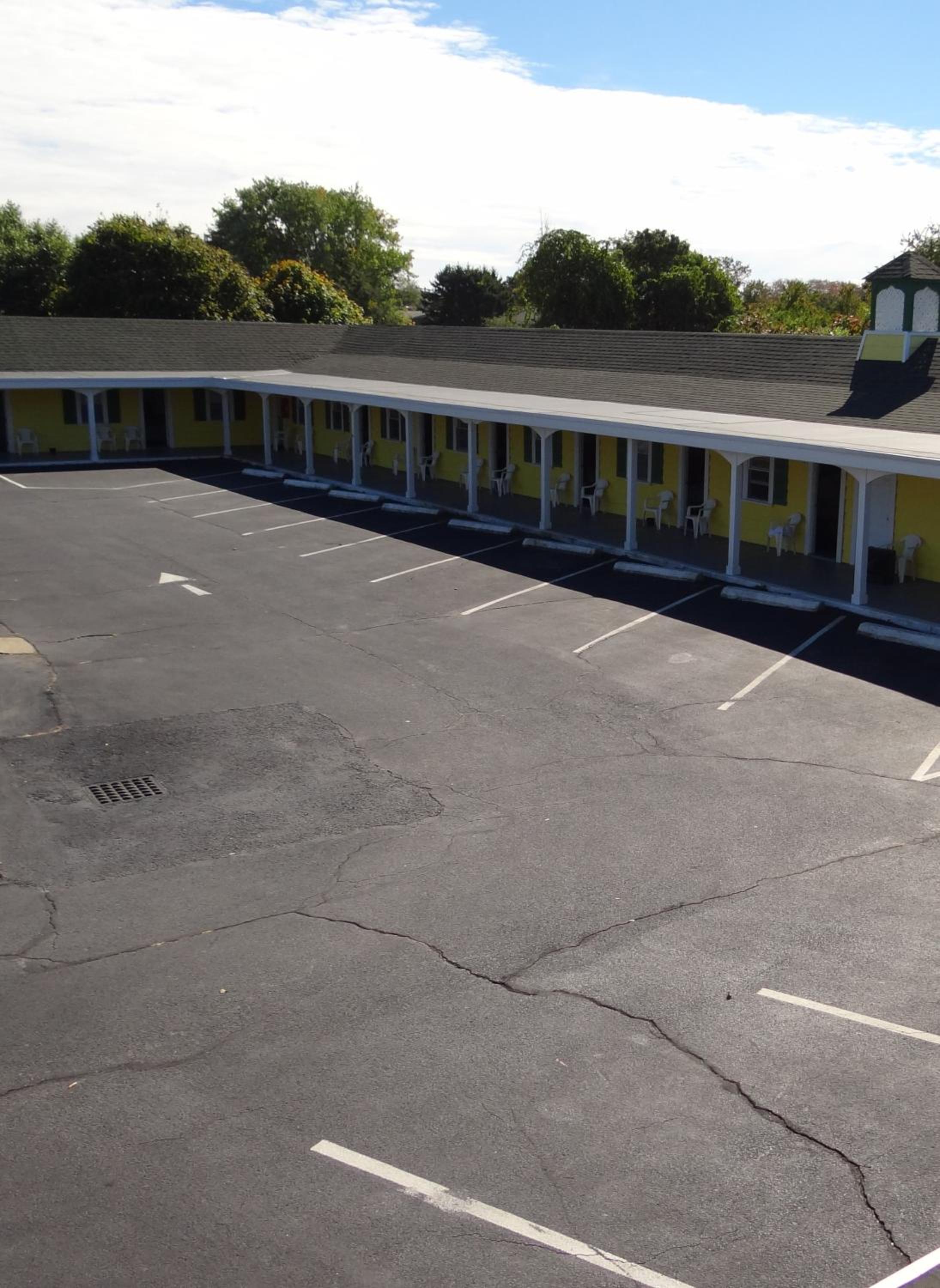 Jonathan Edwards Motel view 3
