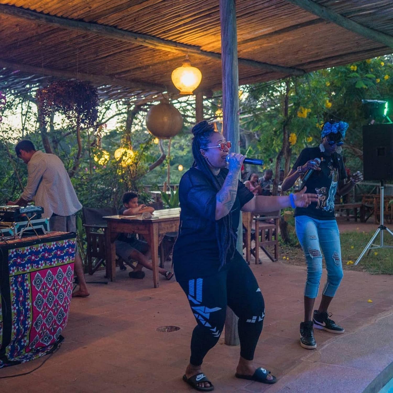 Distant Relatives Ecolodge & Backpackers