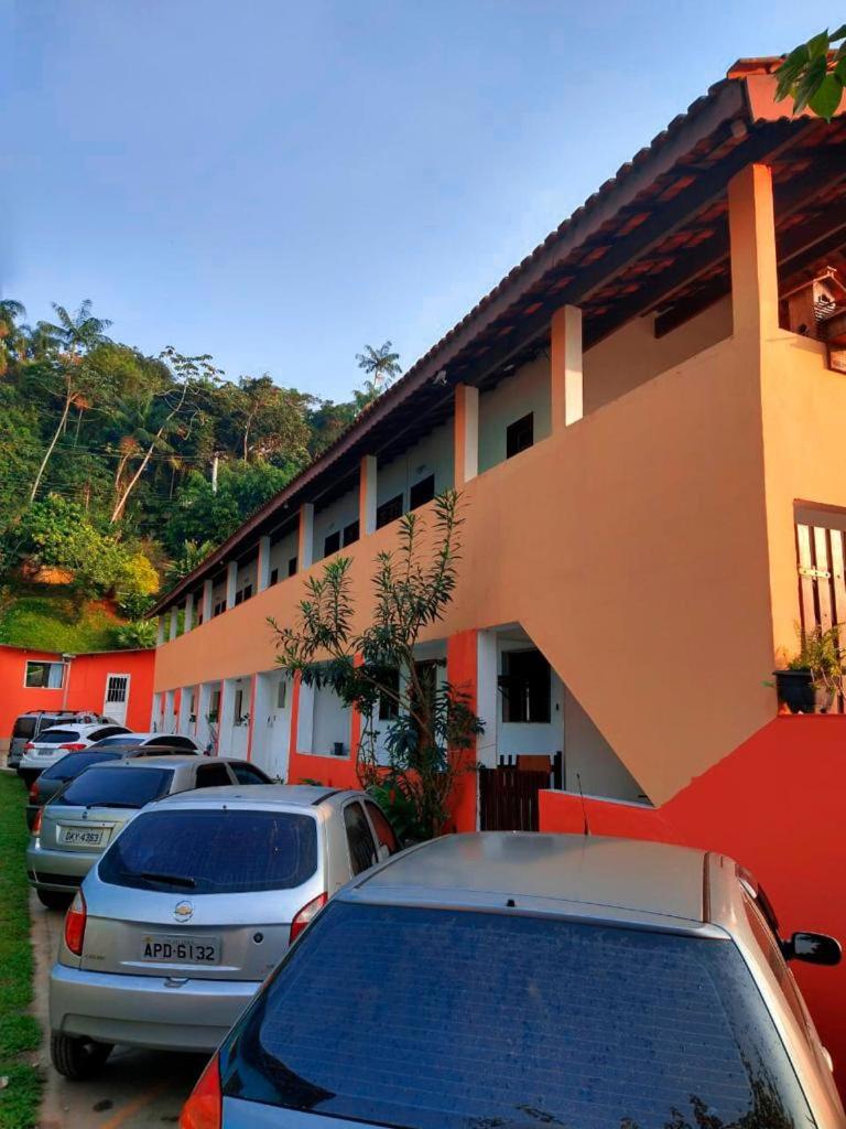 Recanto Casa de Pedrinha - Aptos para temporada e finais de semana view 5