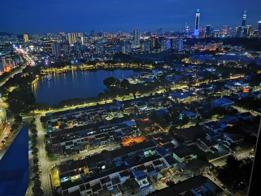 M City Lake View 1+1 Room