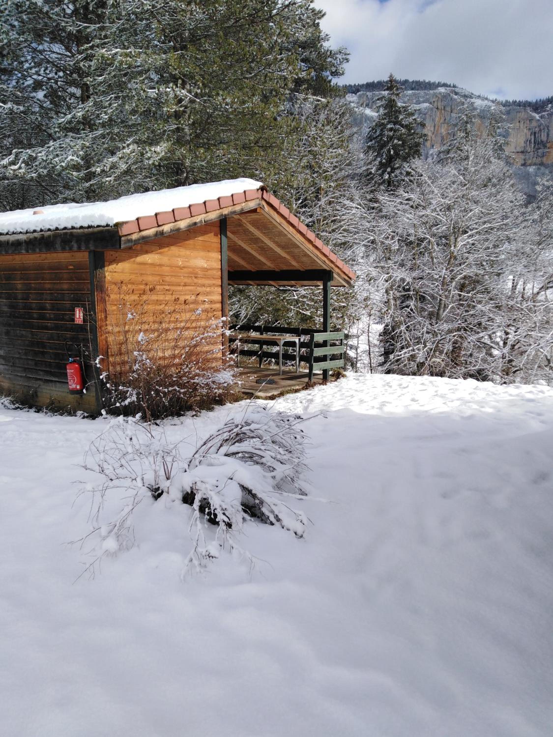 chalet du camping la Porte St Martin view 2