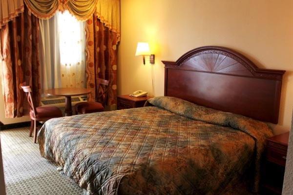 Summit Inn Hempstead view 5