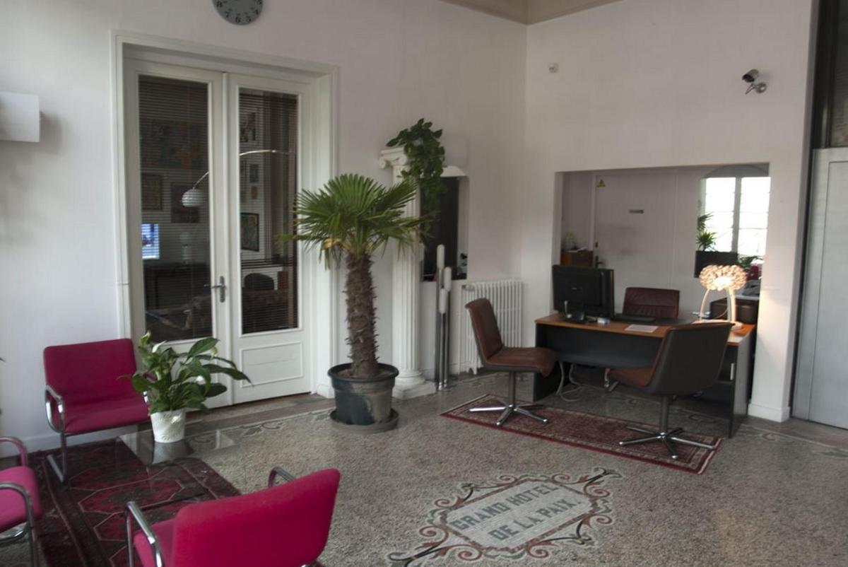Lobby & Reception