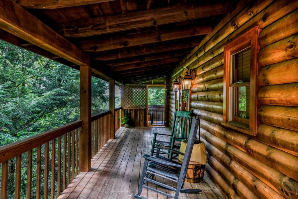 Nice View Fireplace, Hot Tub, Porch Bed, Private view 4