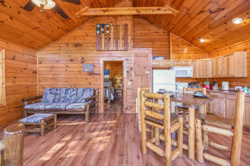 Secluded Cabin Near Smoky Mountains. Hot Tub! Honeymoon! view 4