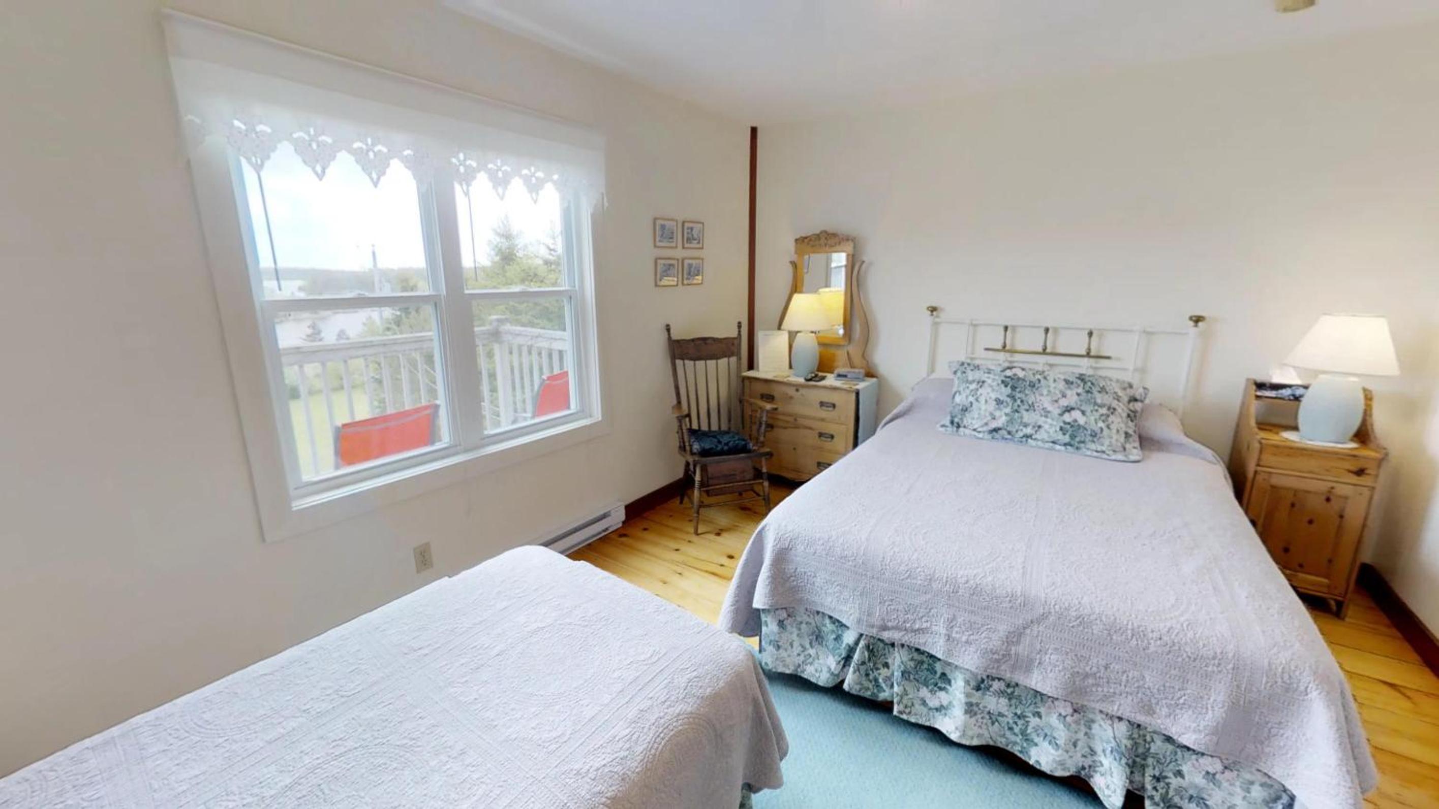 Bayview Pines Country Inn B&B