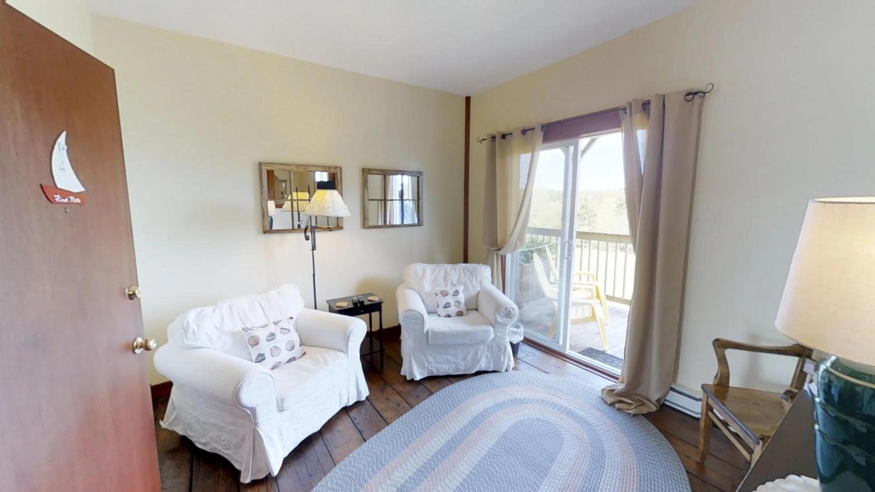 Bayview Pines Country Inn B&B