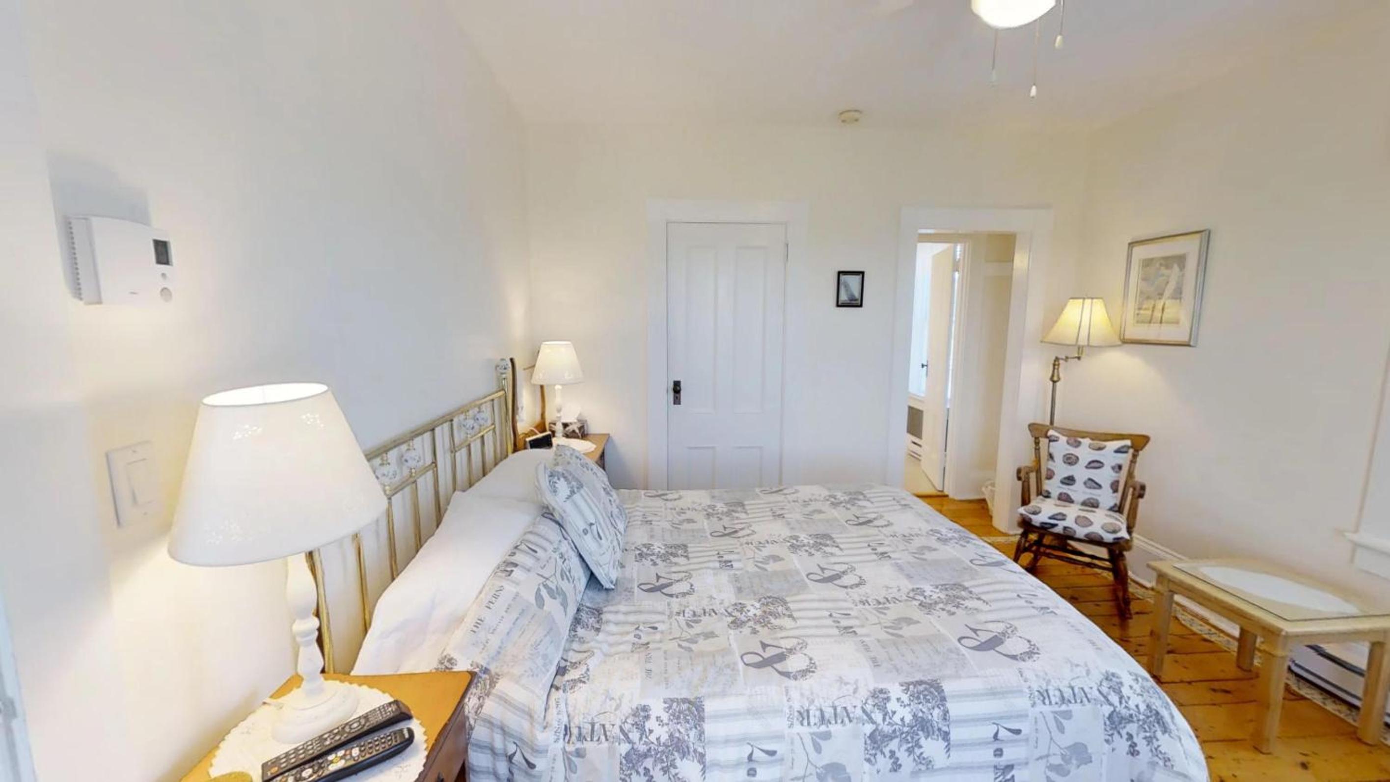 Bayview Pines Country Inn B&B