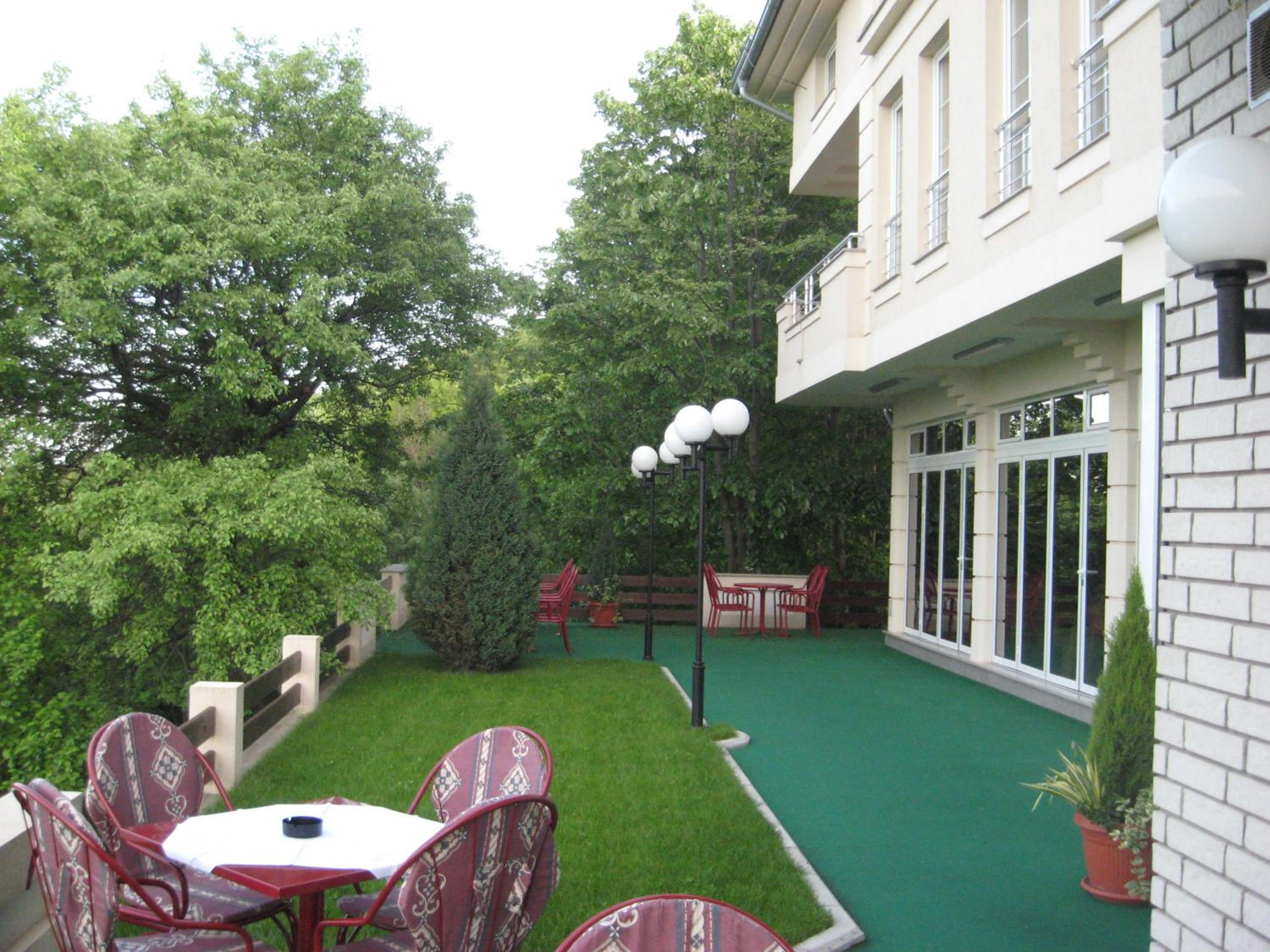 Photo 10