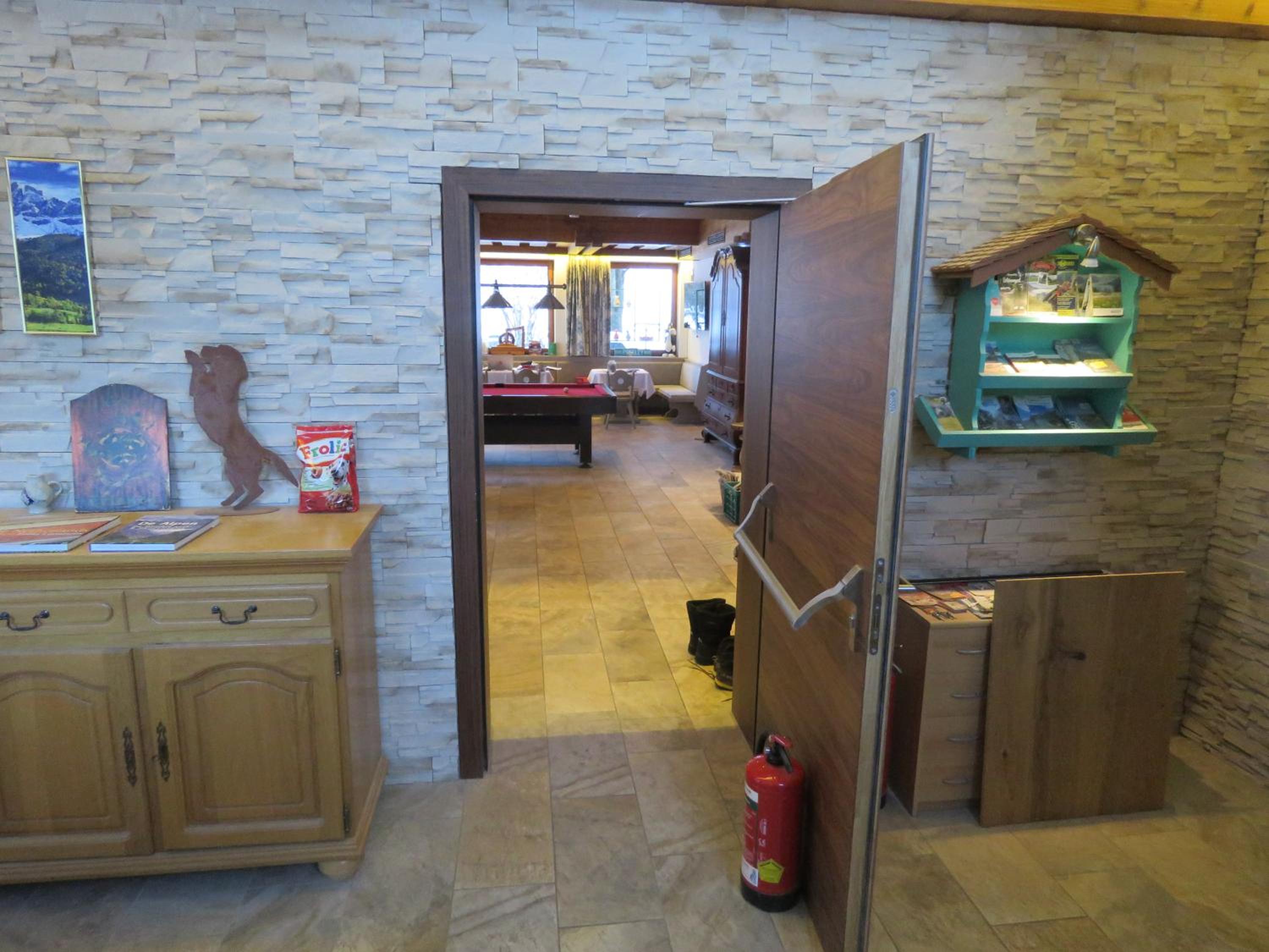 Photo 8