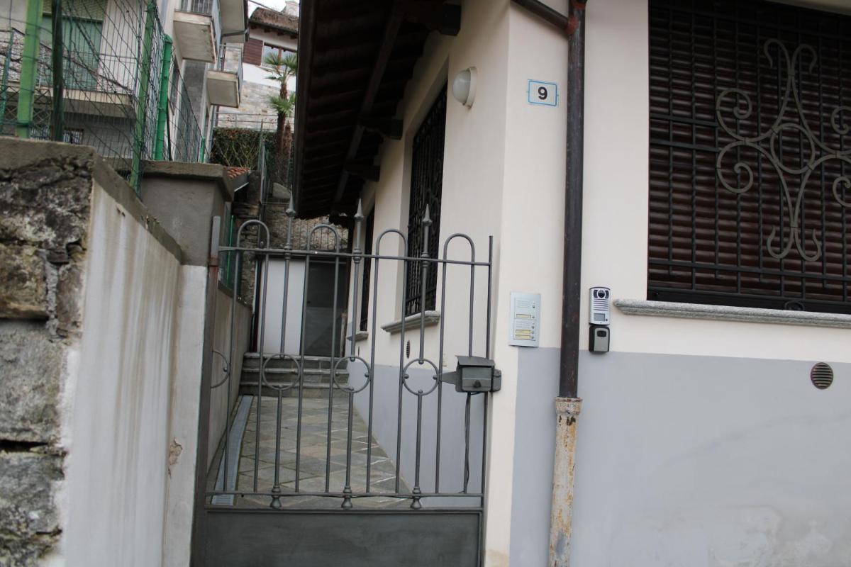 Fran's Apartments photo 3