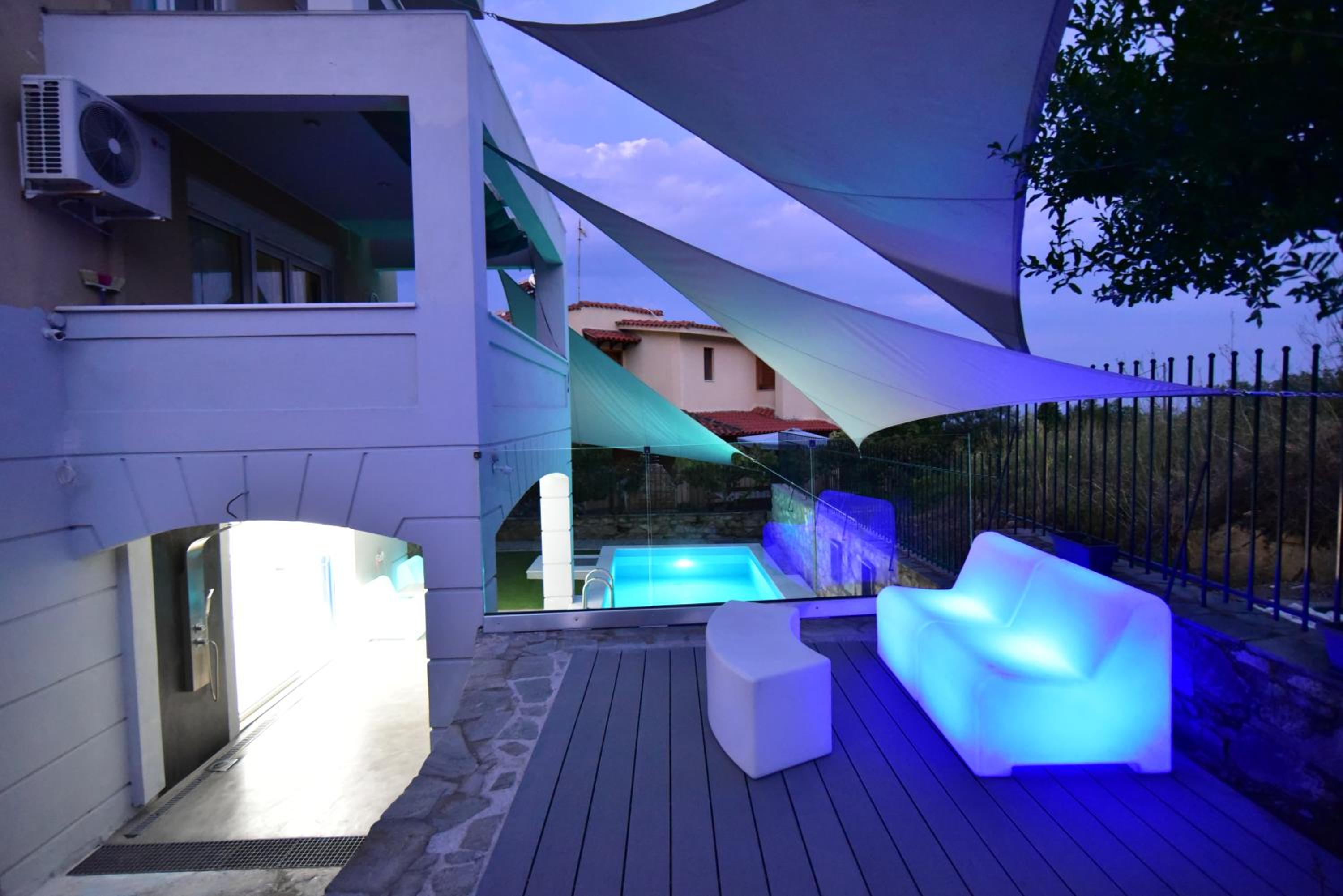 Alpha Delta Pool Suite photo 3