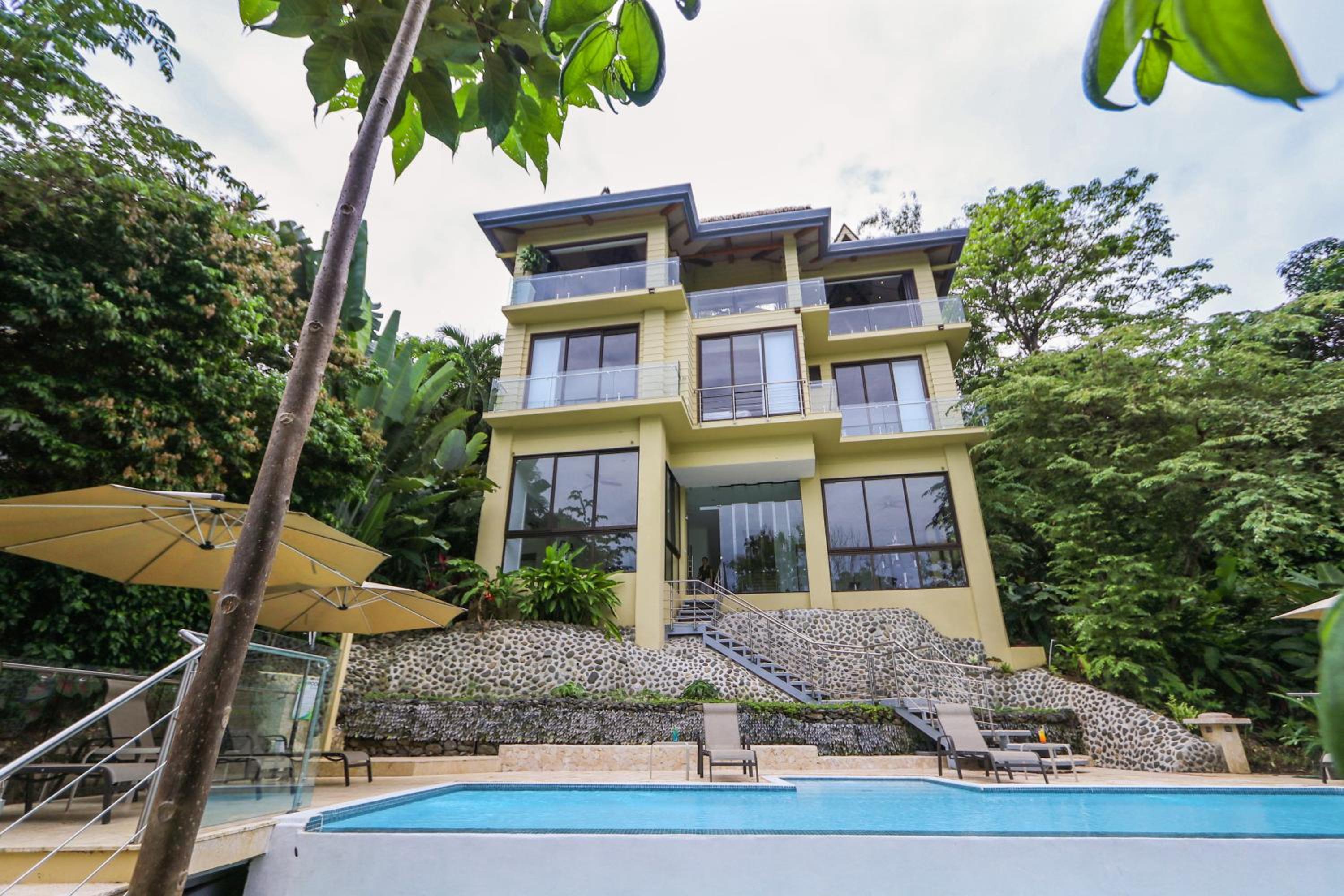 Tulemar Resort