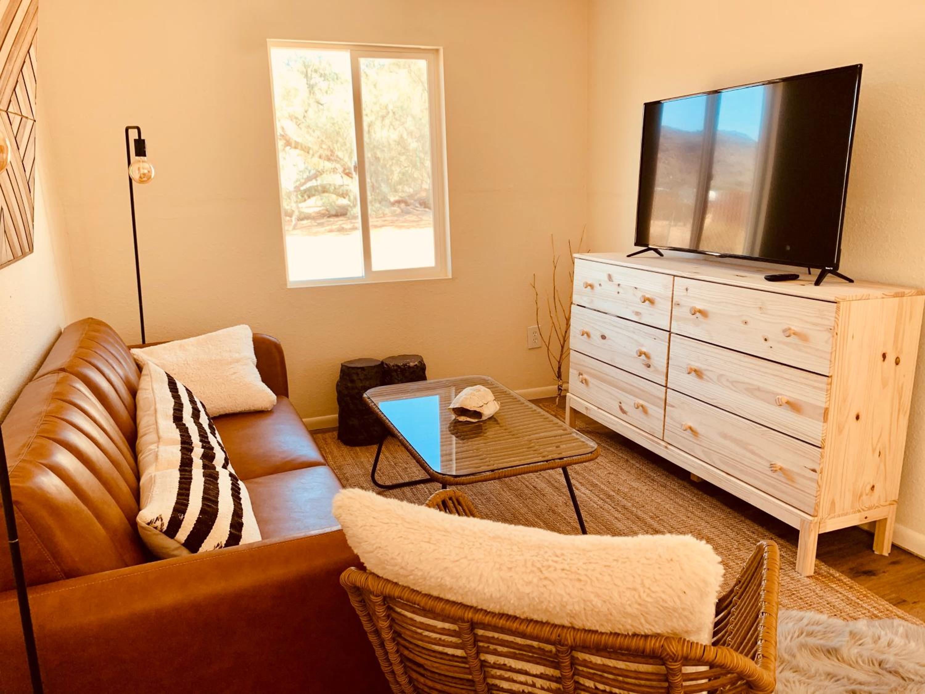 Casa Agave: Comfy Joshua Tree Cottage With Free Breakfast Bar