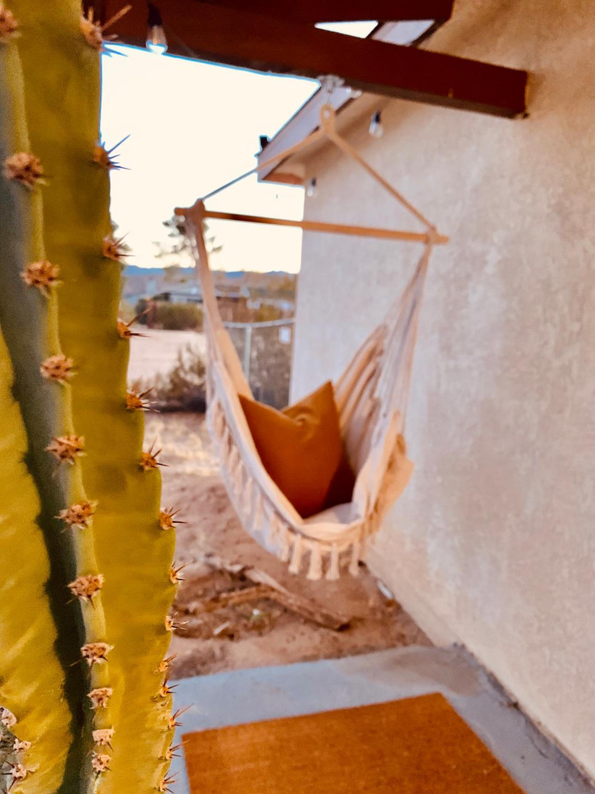 Casa Agave: Comfy Joshua Tree Cottage With Free Breakfast Bar